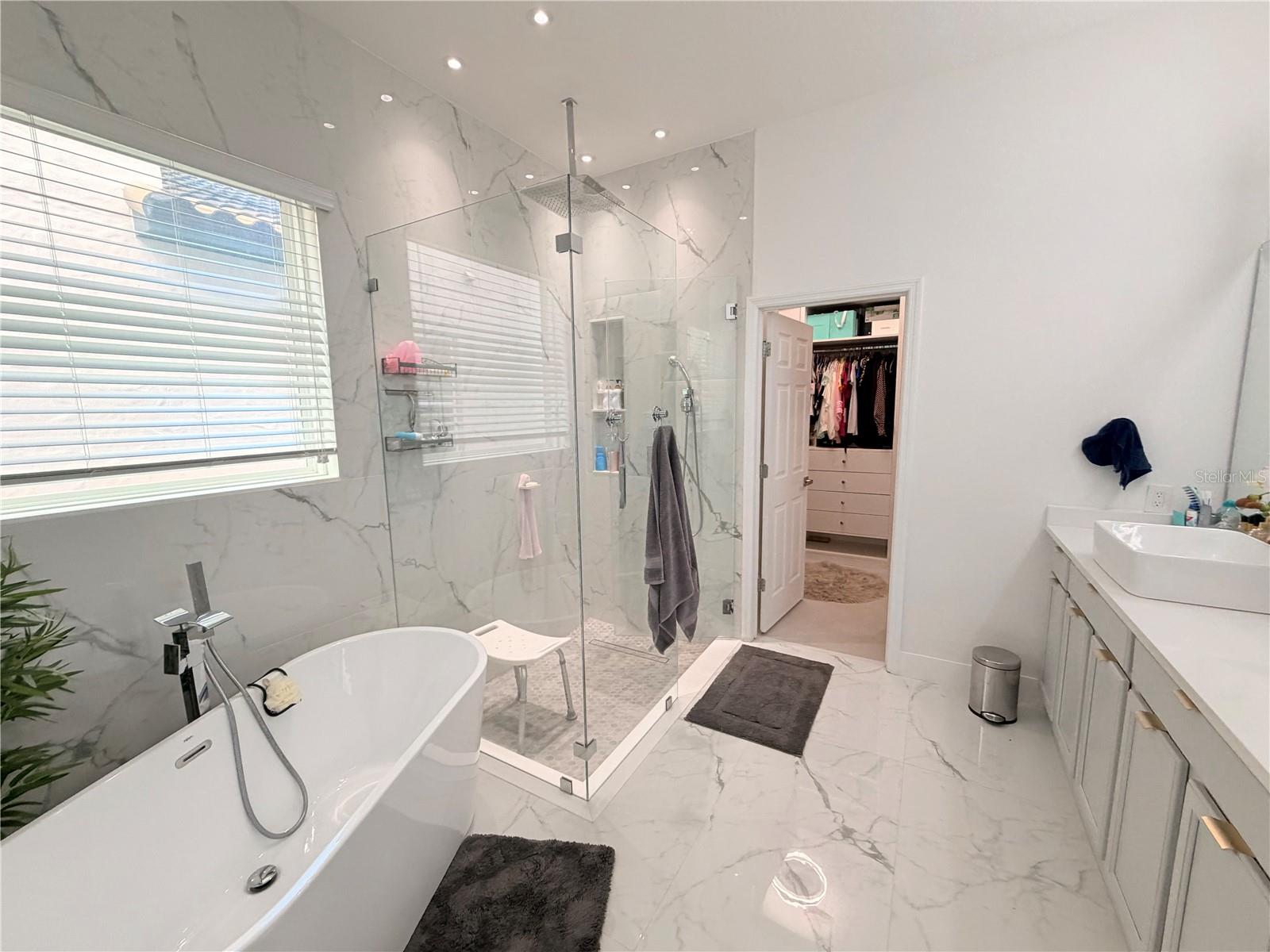 Image 15 of 80 For 12640 Salomon Cove Drive