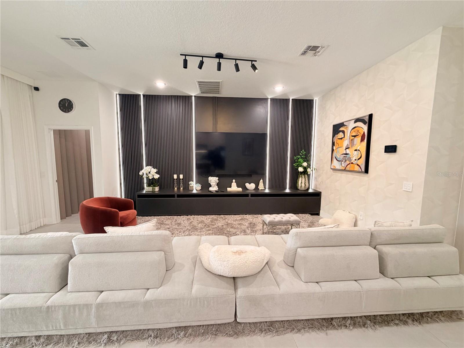 Image 21 of 80 For 12640 Salomon Cove Drive