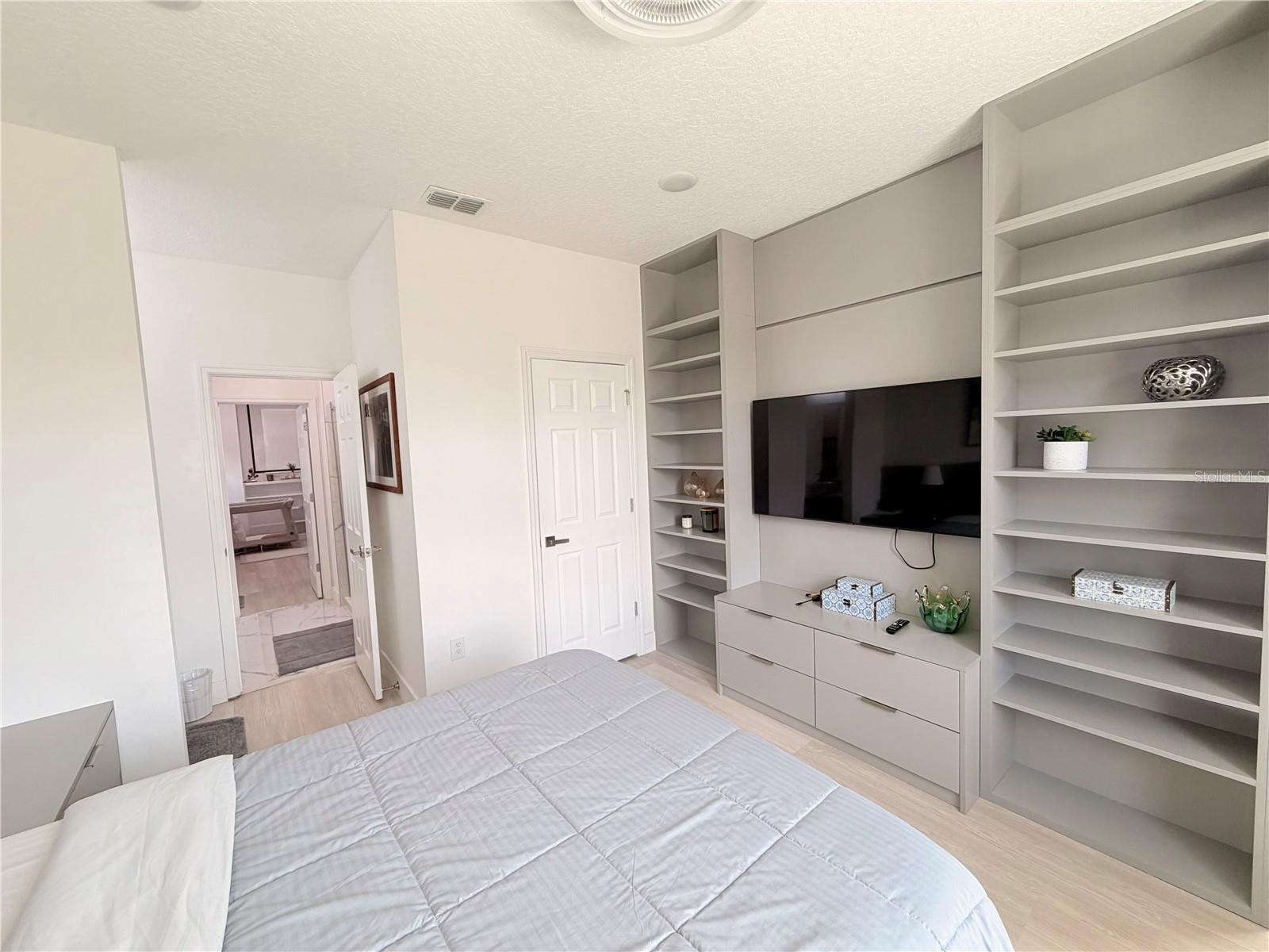 Image 40 of 80 For 12640 Salomon Cove Drive