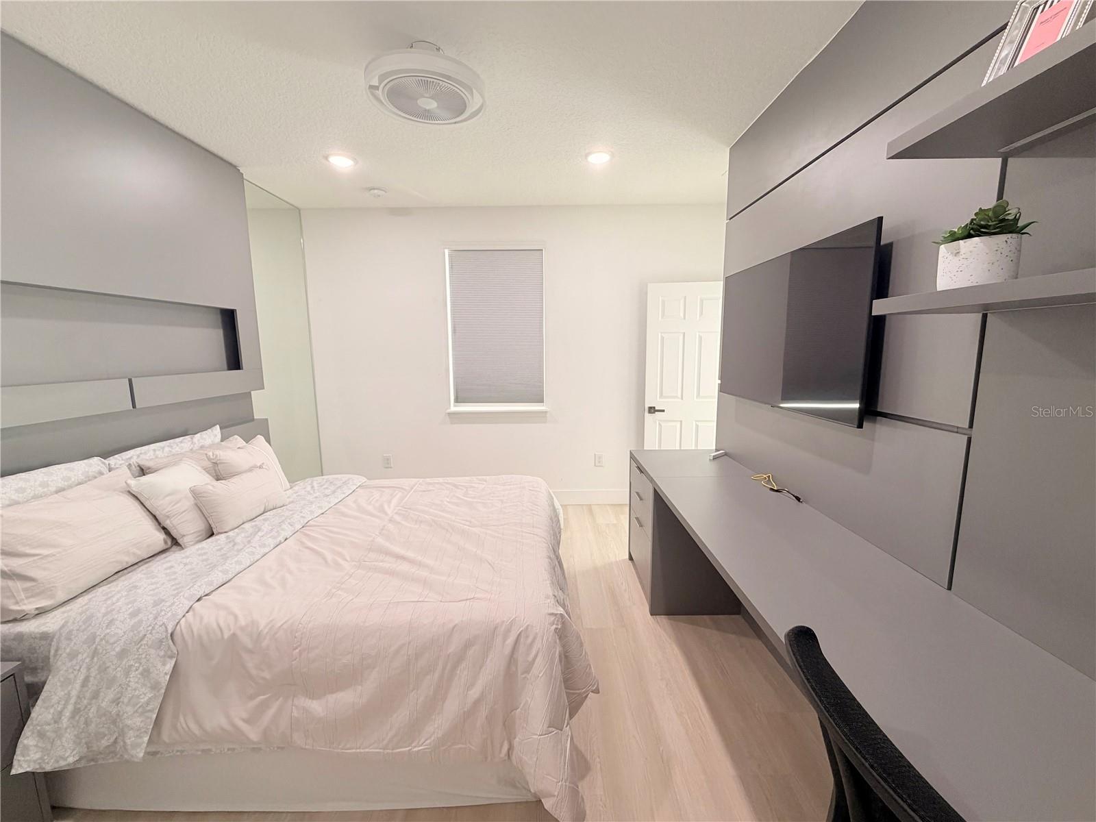 Image 44 of 80 For 12640 Salomon Cove Drive