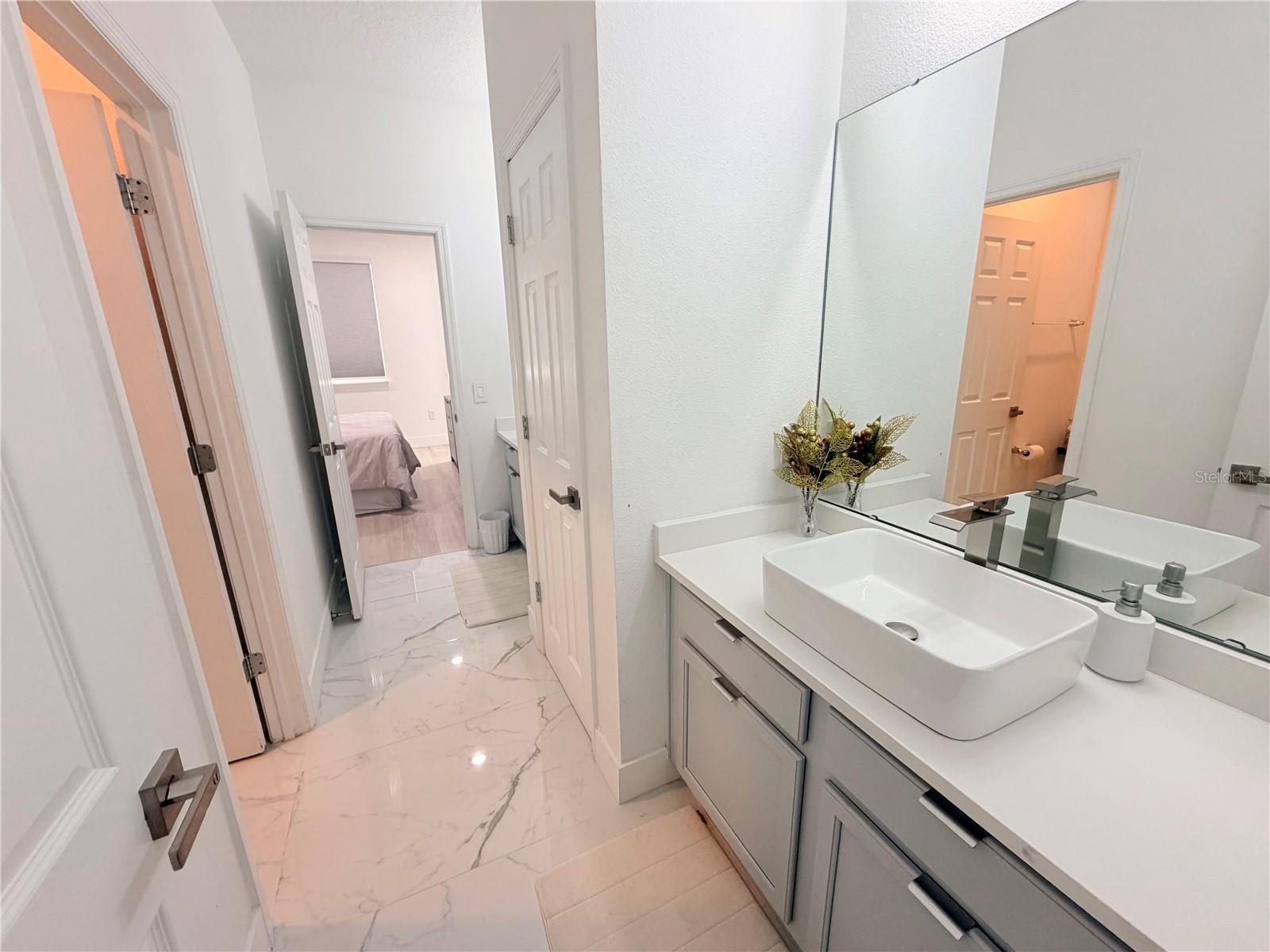 Image 47 of 80 For 12640 Salomon Cove Drive