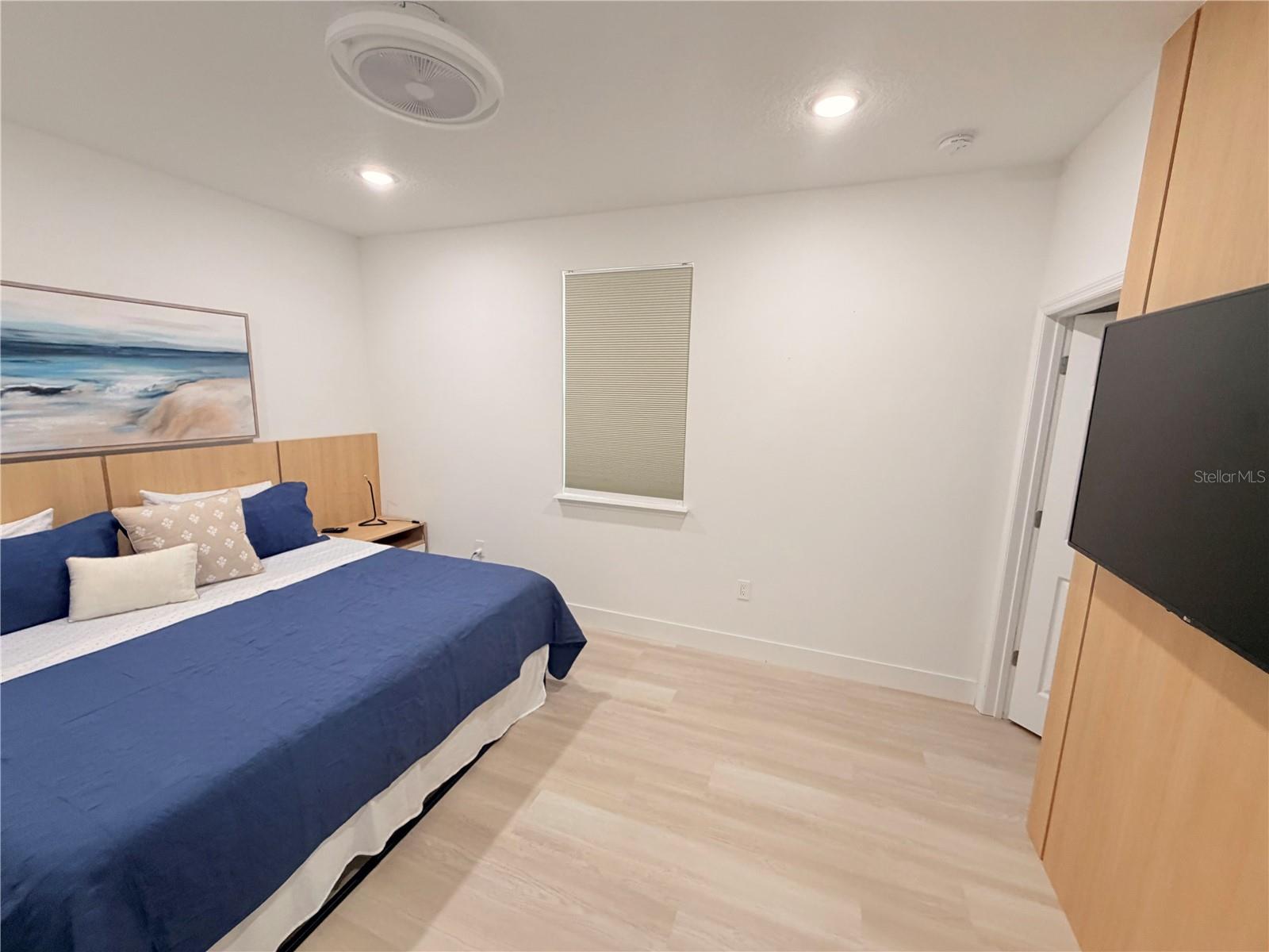 Image 50 of 80 For 12640 Salomon Cove Drive