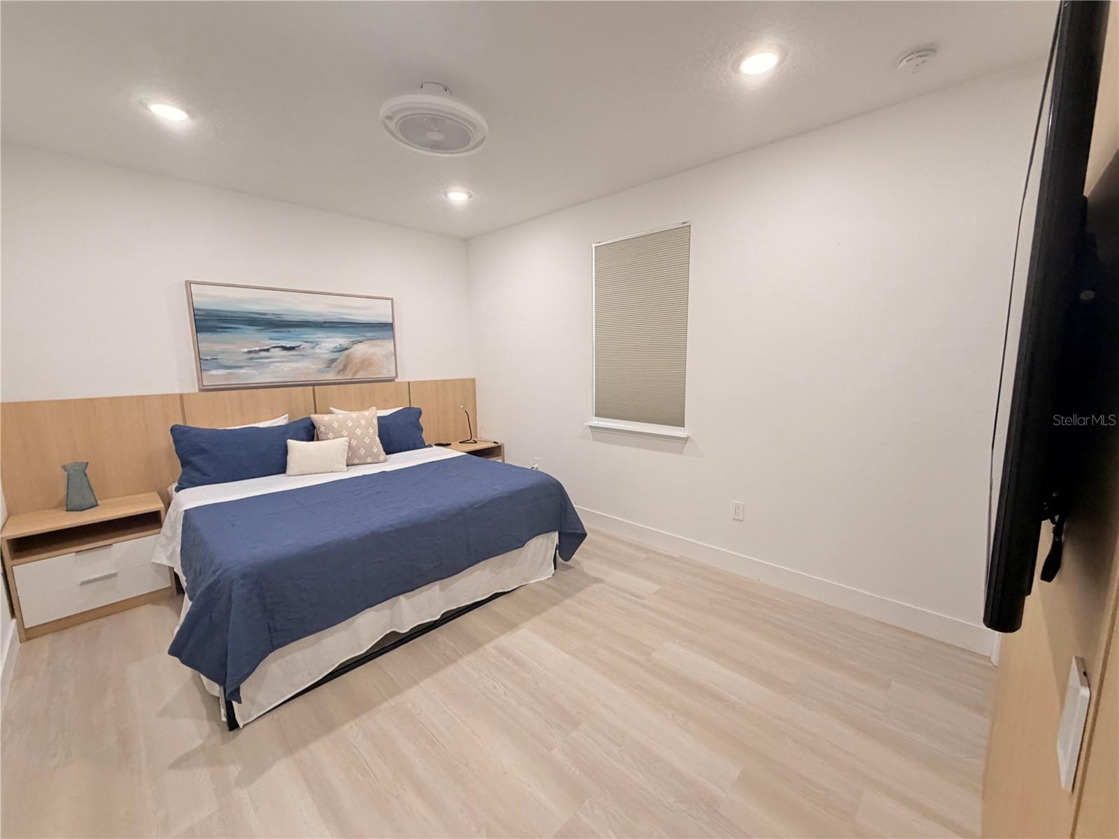 Image 51 of 80 For 12640 Salomon Cove Drive