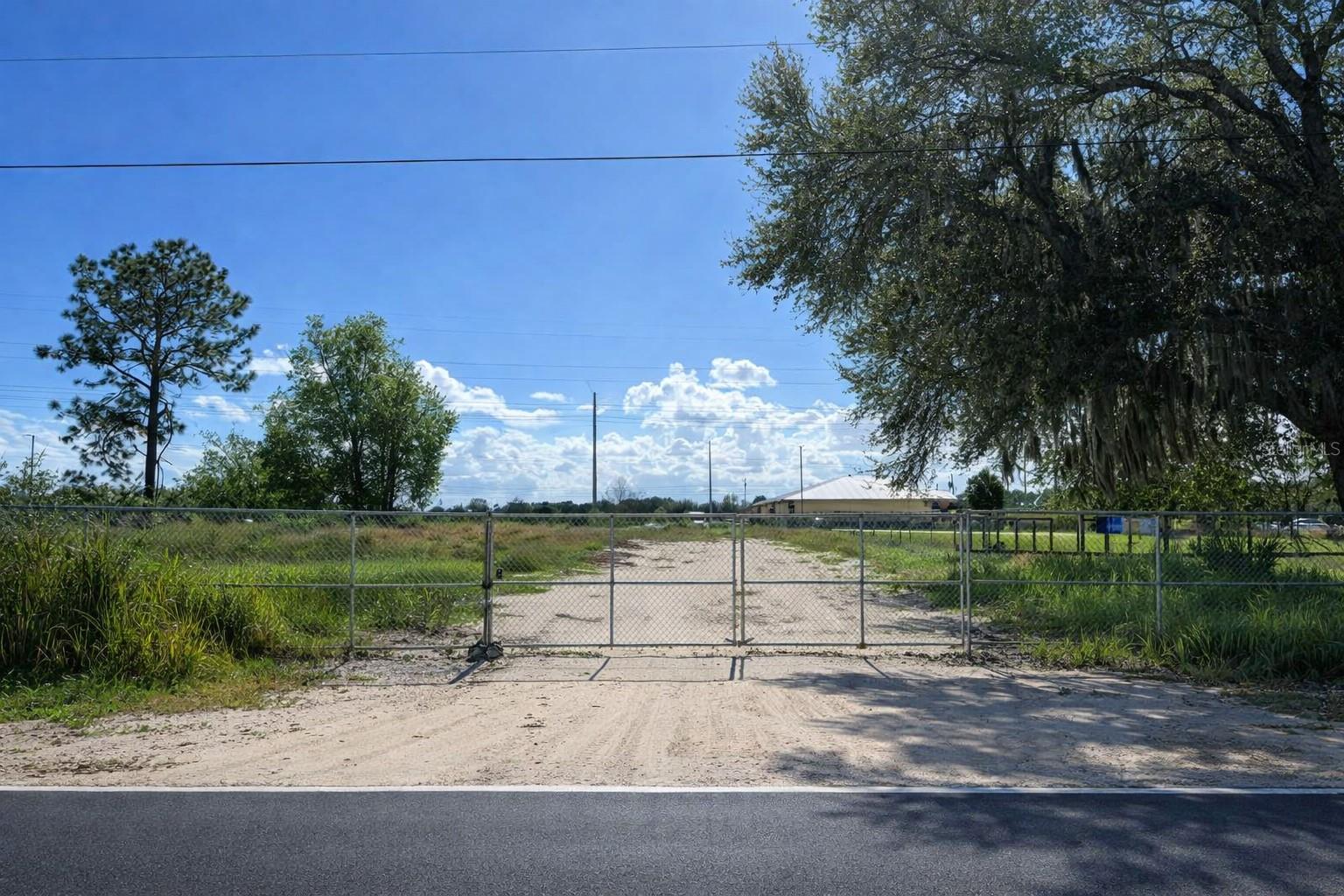 Image 2 of 3 For  Maricamp Rd  