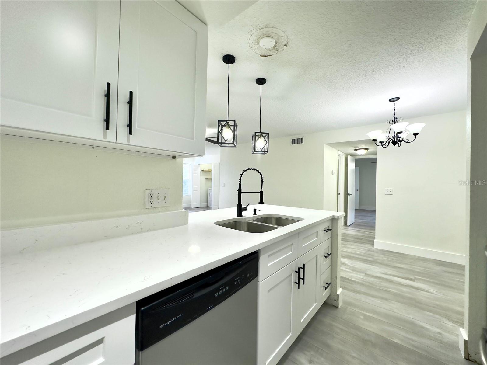 Image 11 of 44 For 5140 Conroy Road 27