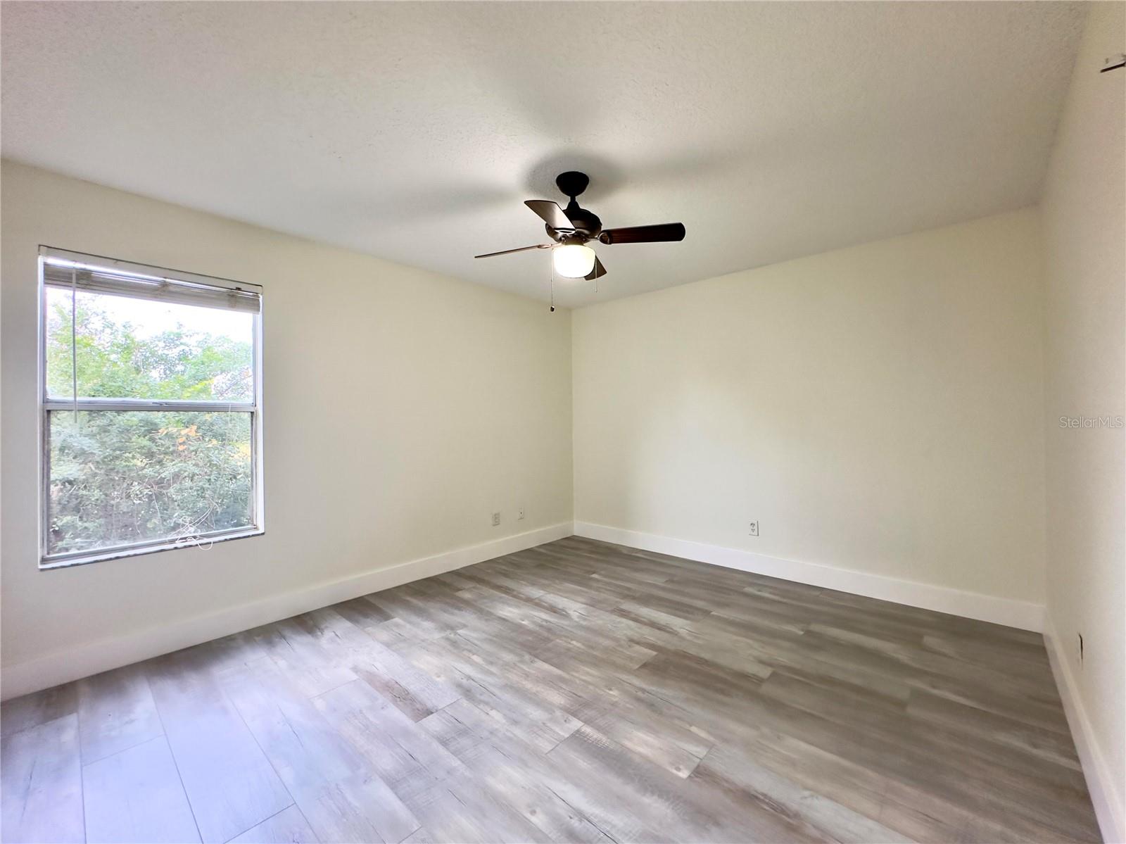 Image 24 of 44 For 5140 Conroy Road 27