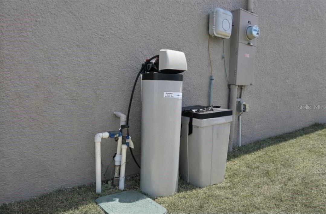 Image 4 of 11 For 1540 Fleur Drive