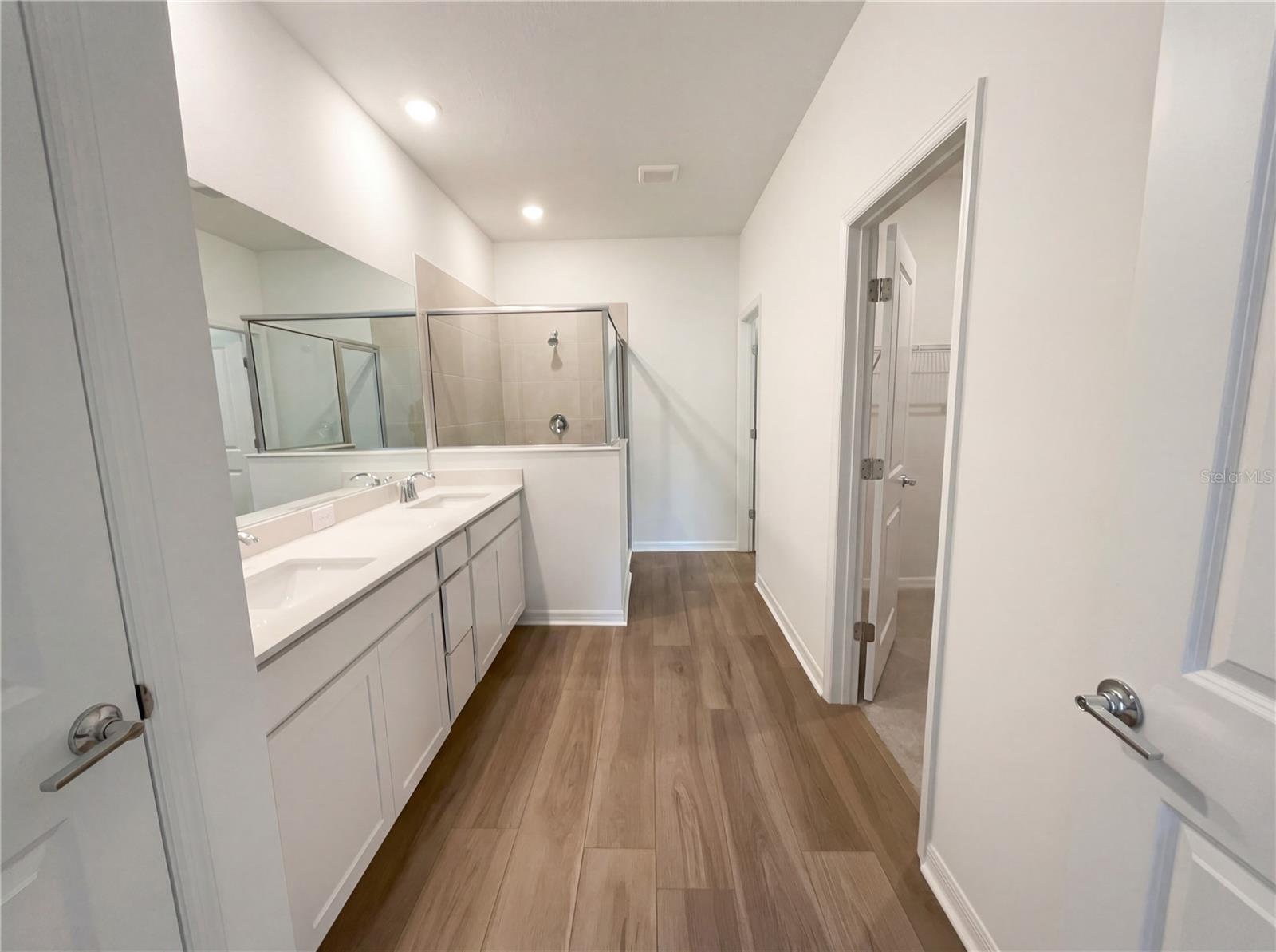 Image 18 of 24 For 19642 82nd Loop