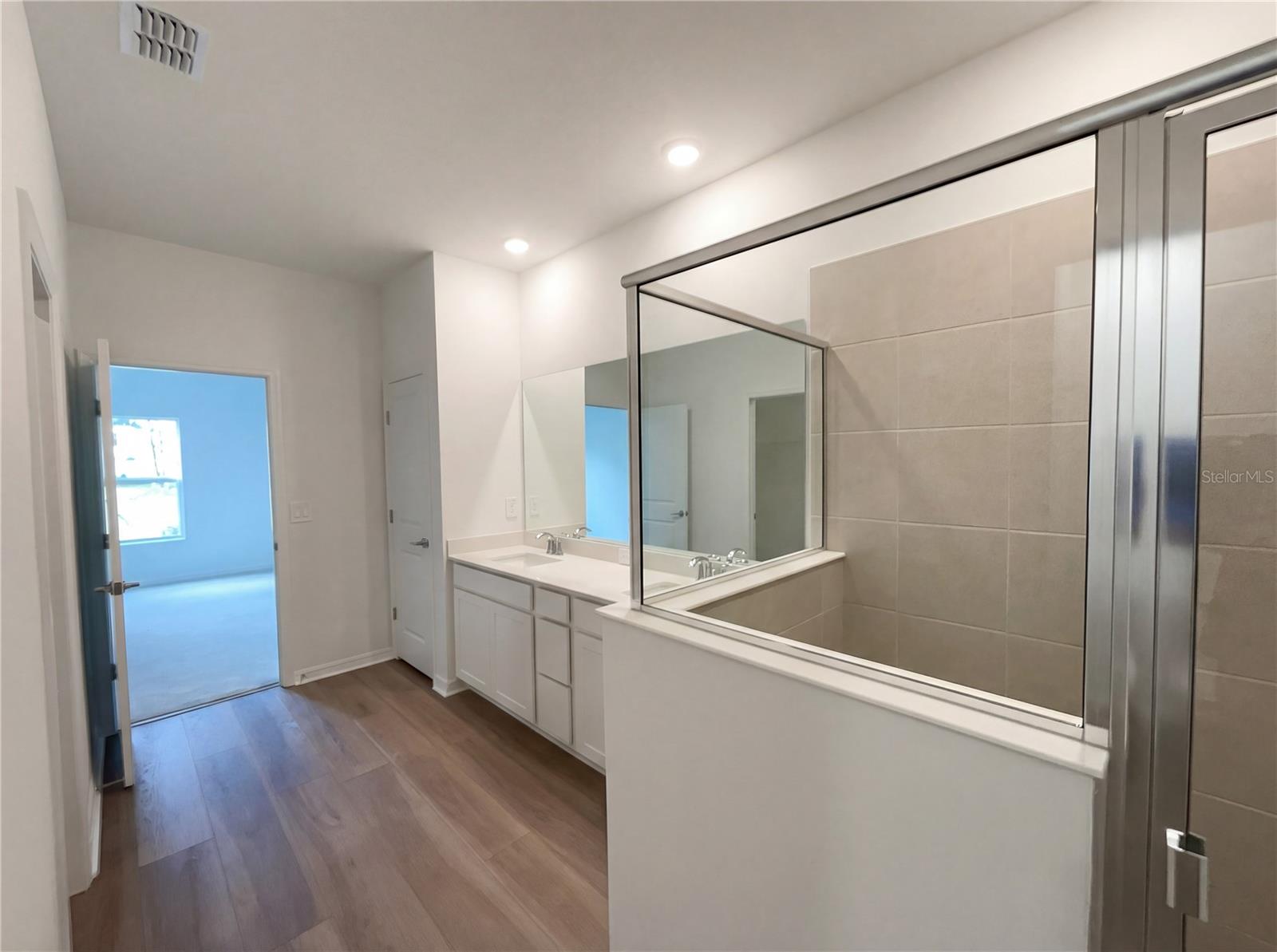 Image 19 of 24 For 19642 82nd Loop