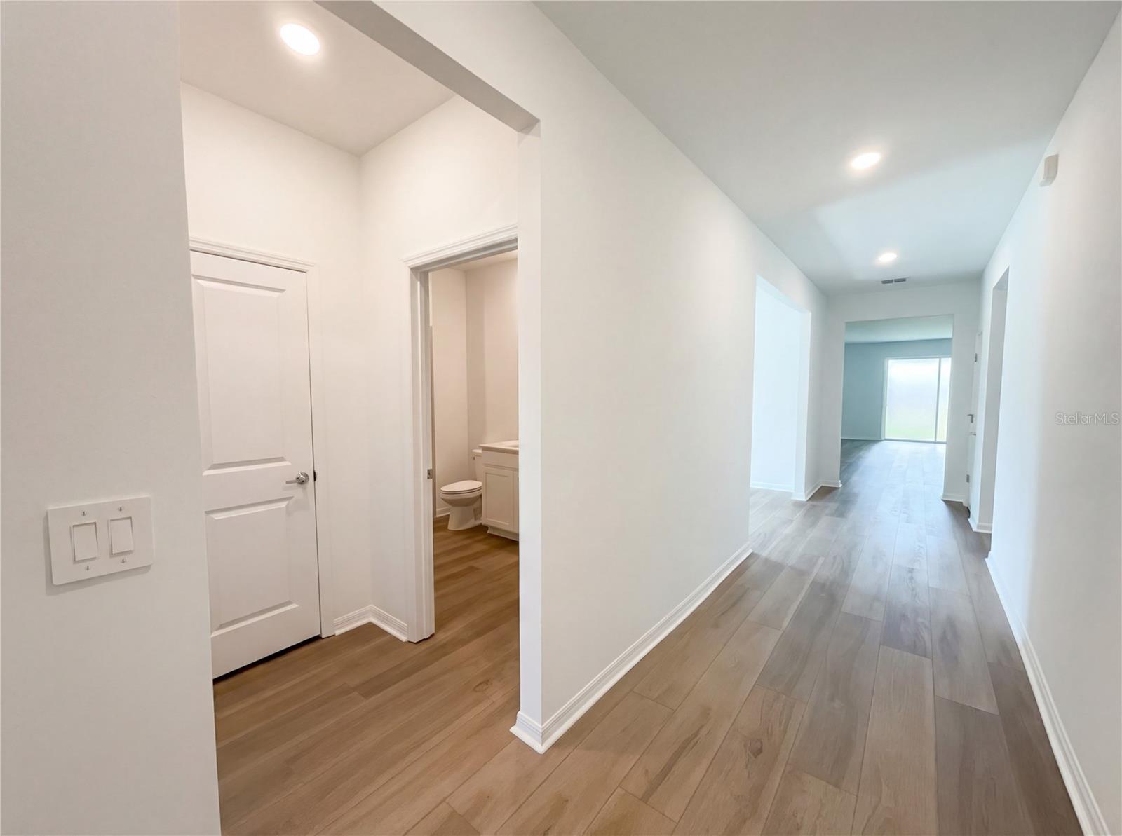 Image 7 of 24 For 19642 82nd Loop