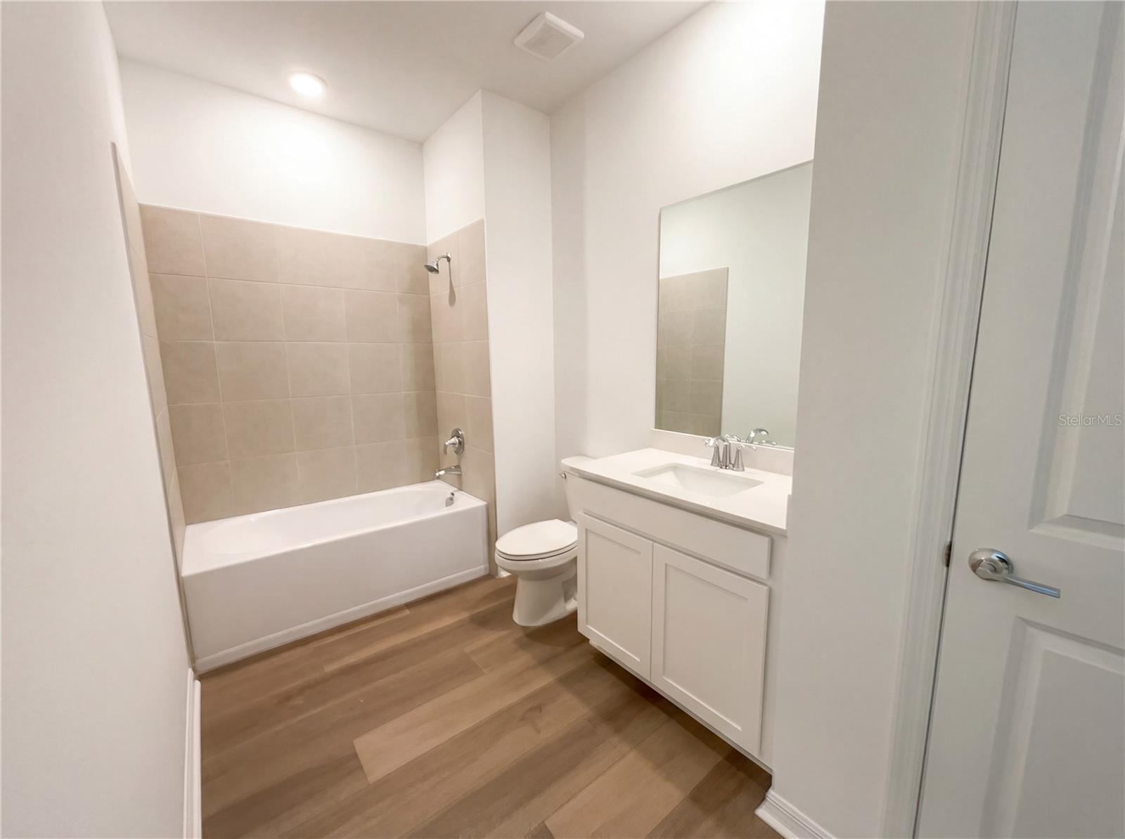 Image 9 of 24 For 19642 82nd Loop