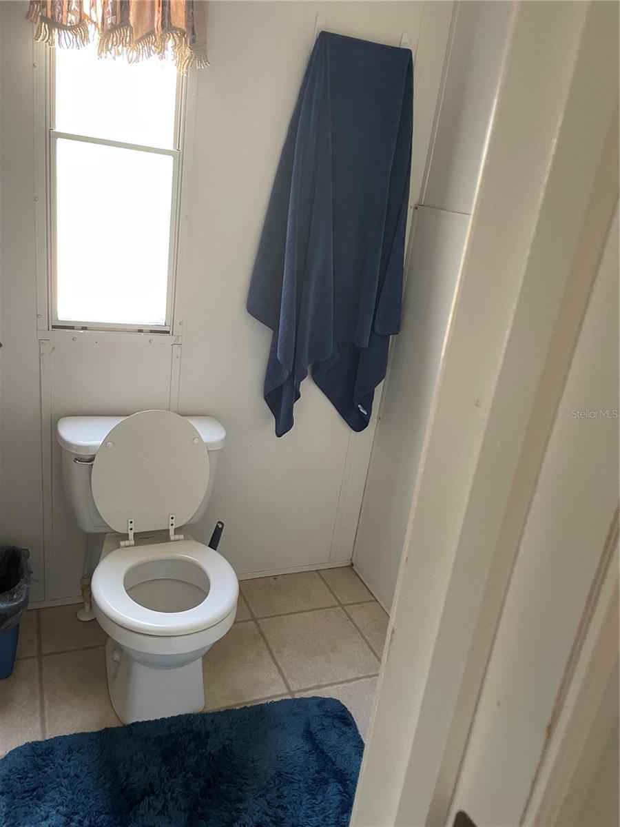 Image 5 of 12 For 5674 Grovepark Road