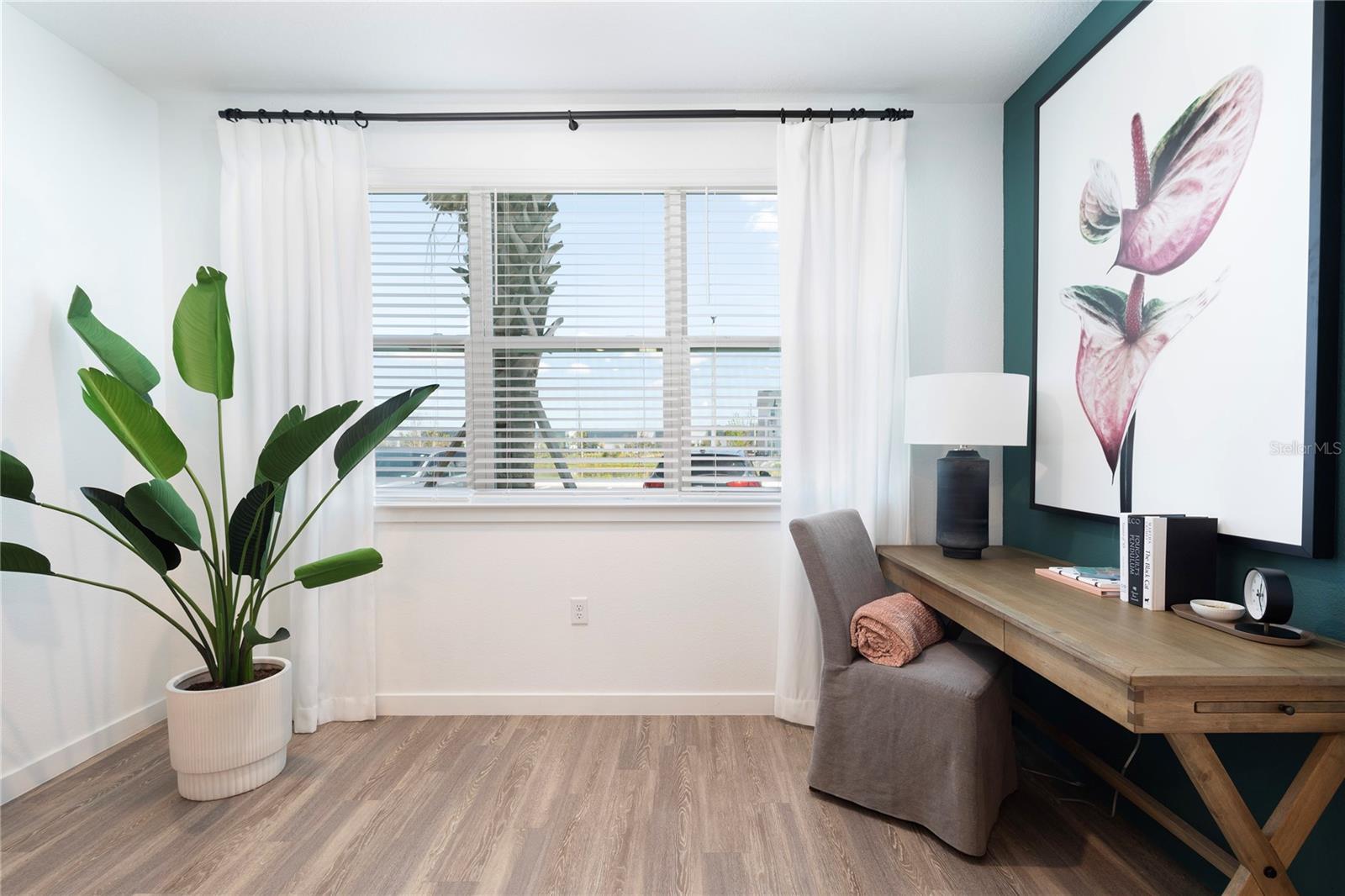 Image 12 of 14 For 10105 Selten Way