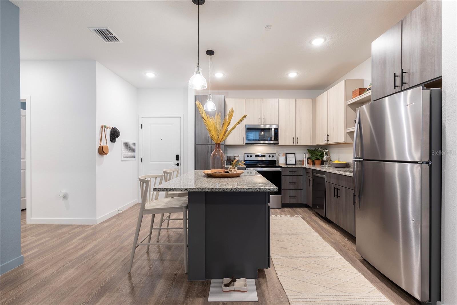 Image 5 of 14 For 10105 Selten Way