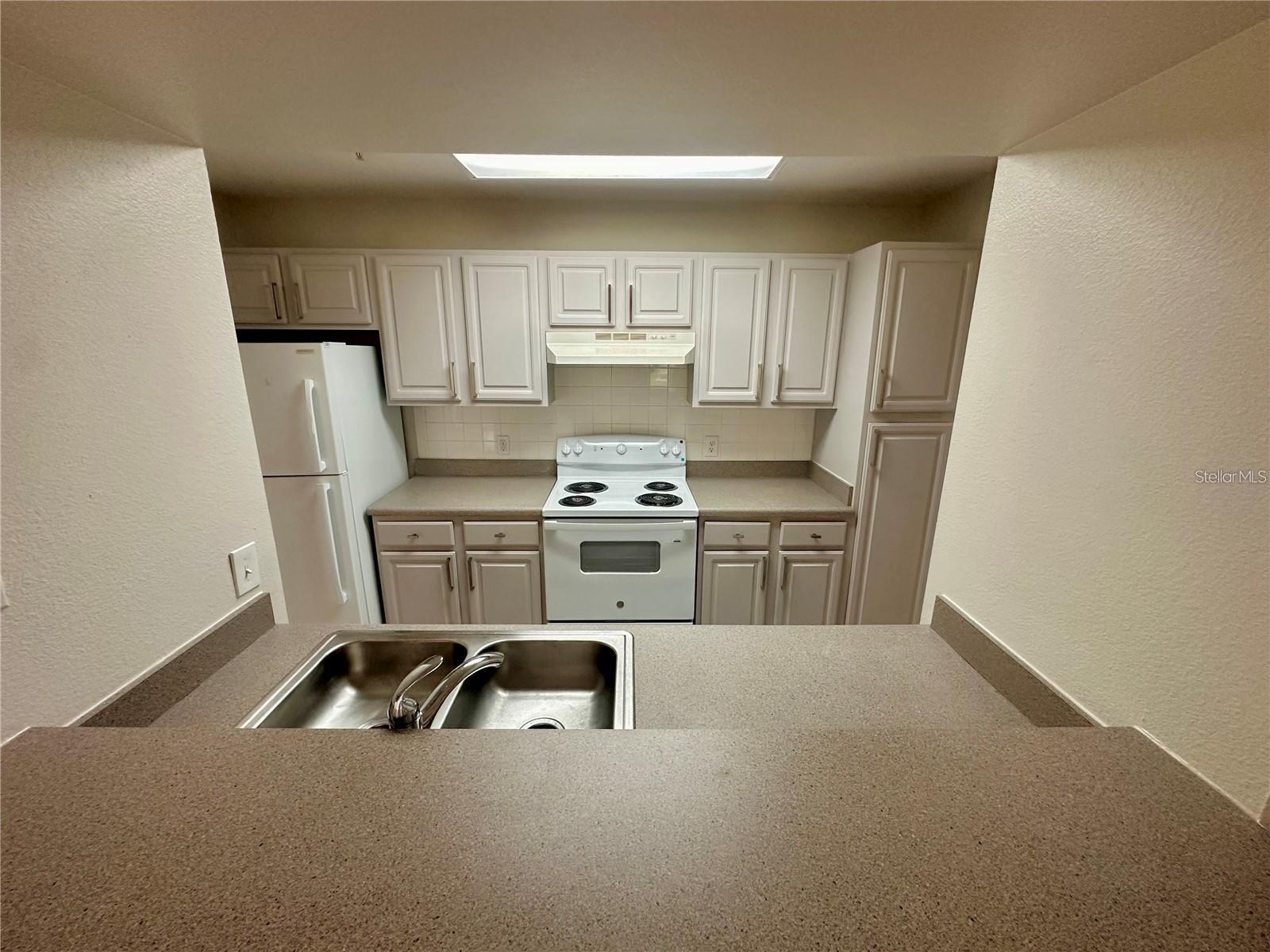 Image 12 of 44 For 413 Summit Ridge Place 115