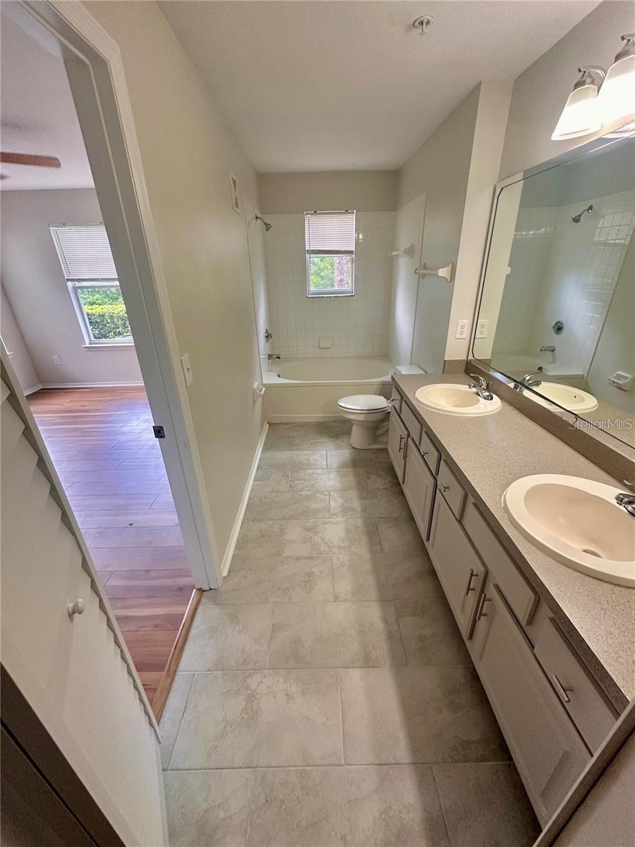 Image 16 of 44 For 413 Summit Ridge Place 115