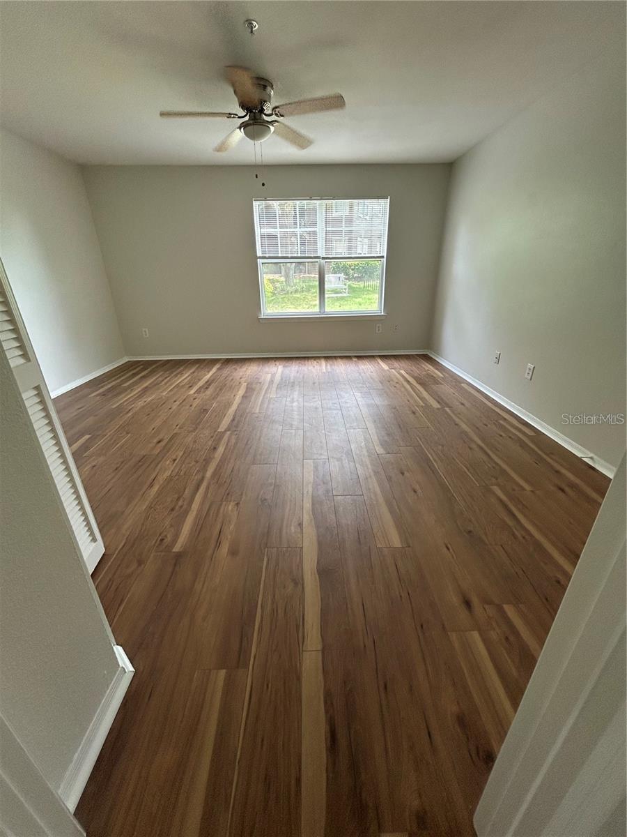 Image 19 of 44 For 413 Summit Ridge Place 115