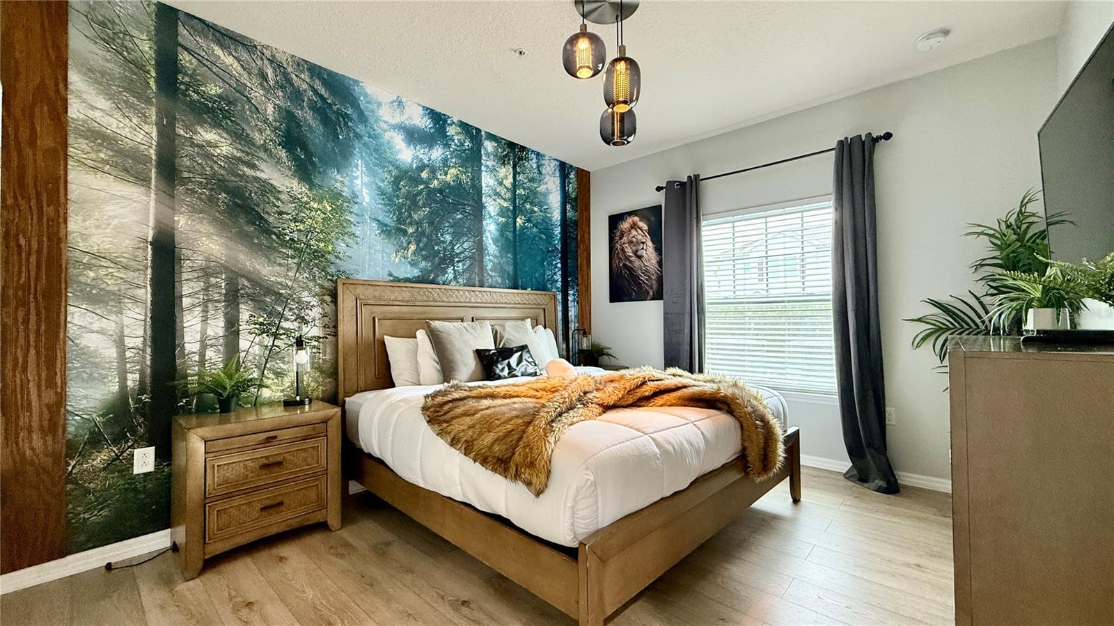 Image 11 of 26 For 8947 Shine Drive