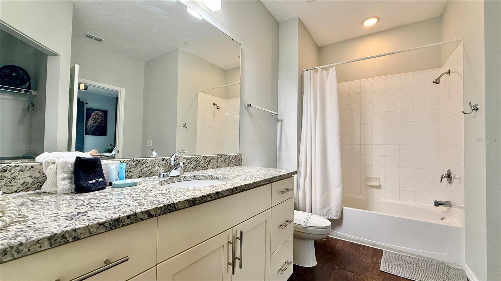 Image 14 of 26 For 8947 Shine Drive