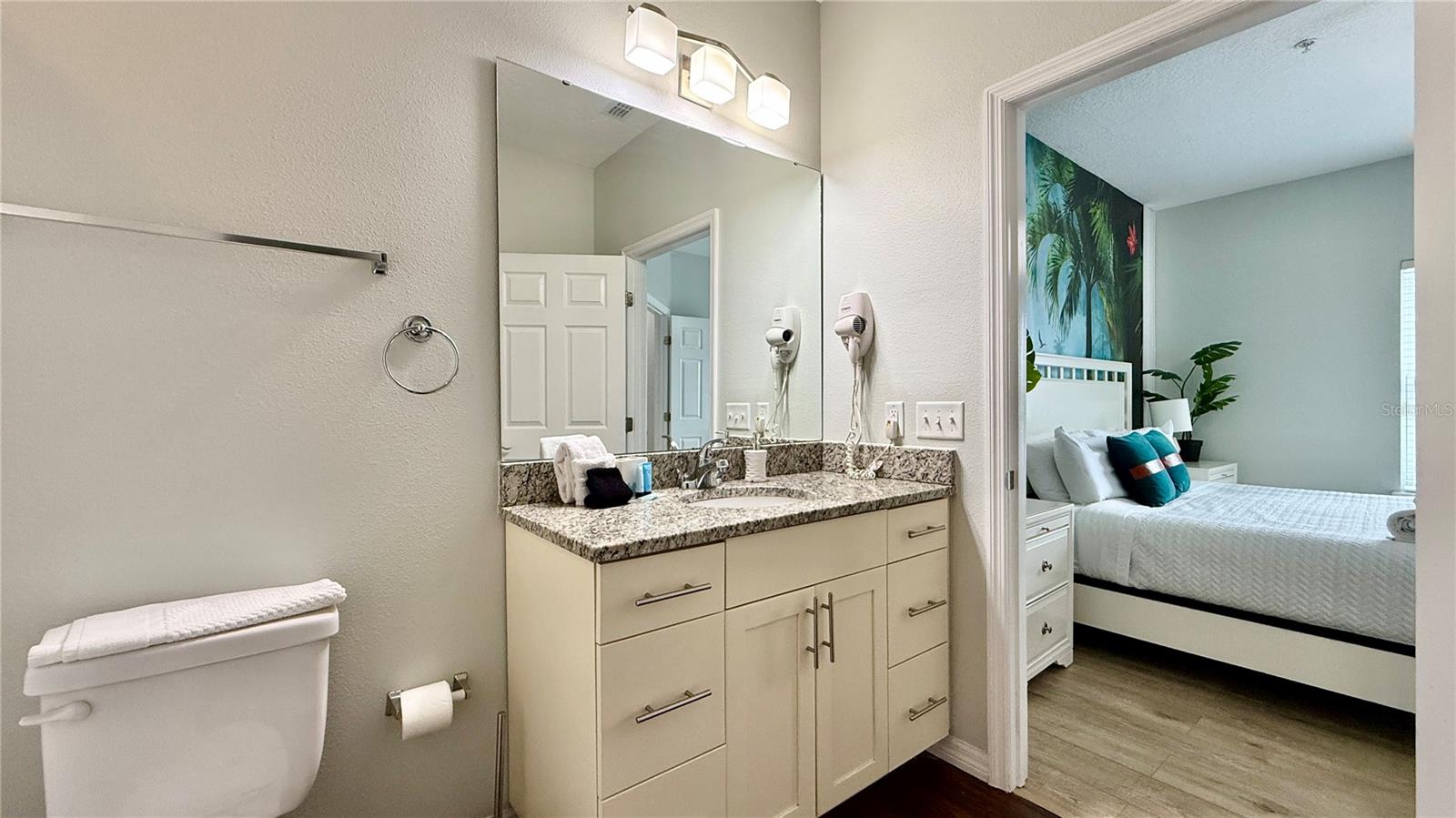 Image 18 of 26 For 8947 Shine Drive