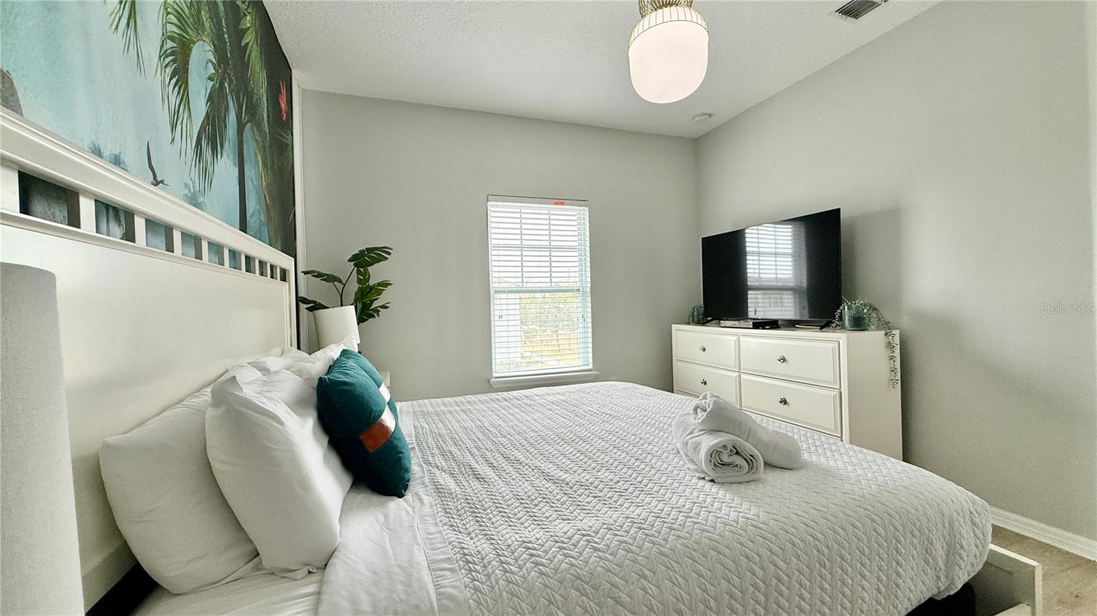 Image 19 of 26 For 8947 Shine Drive