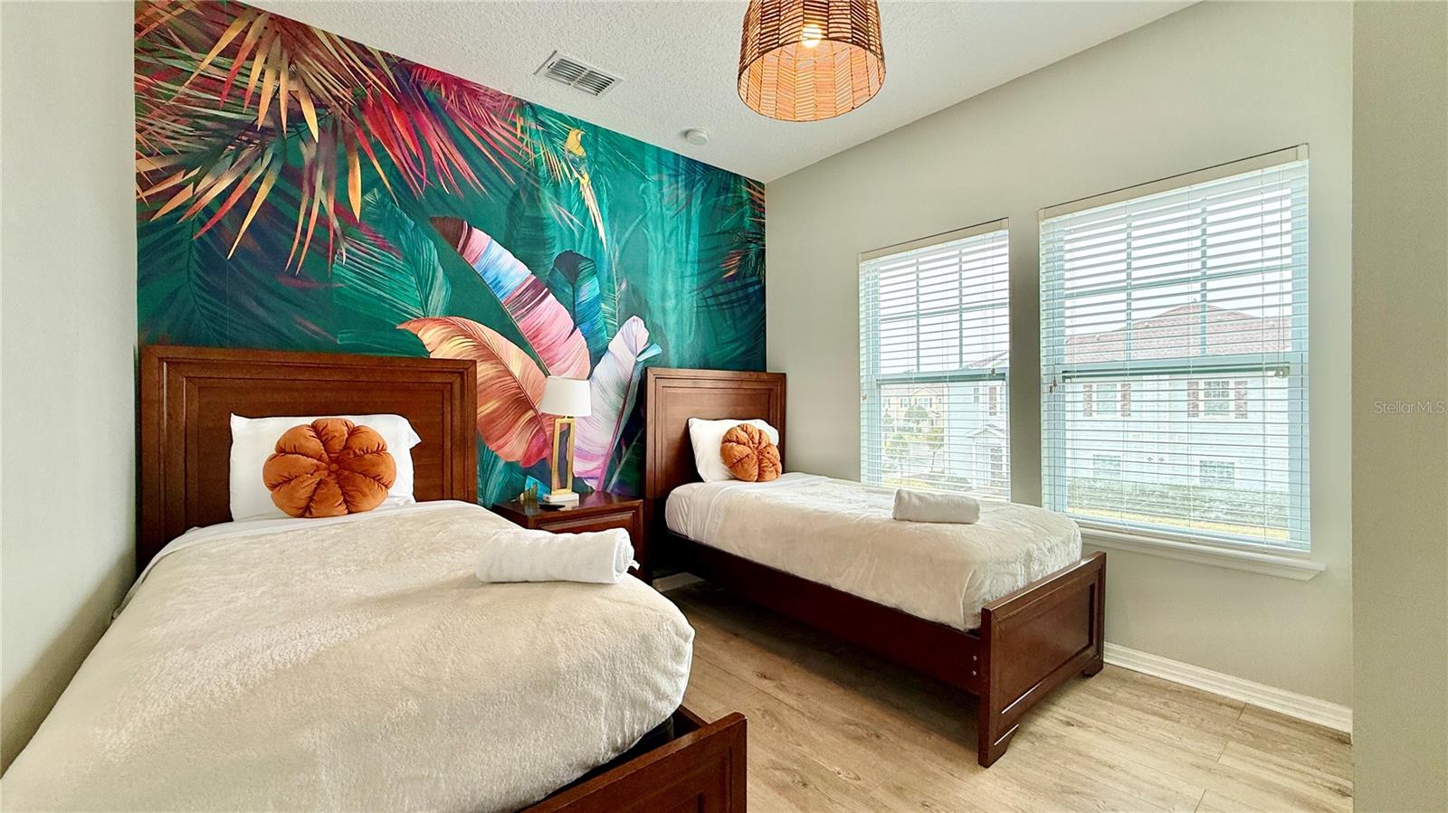 Image 20 of 26 For 8947 Shine Drive