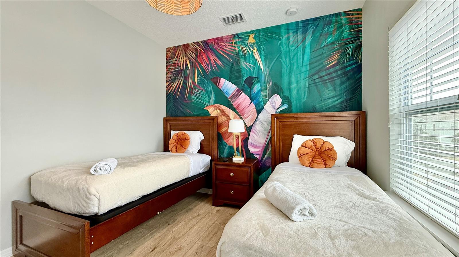 Image 21 of 26 For 8947 Shine Drive