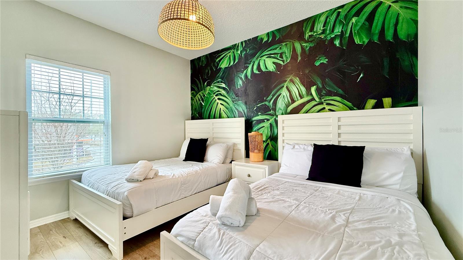 Image 23 of 26 For 8947 Shine Drive