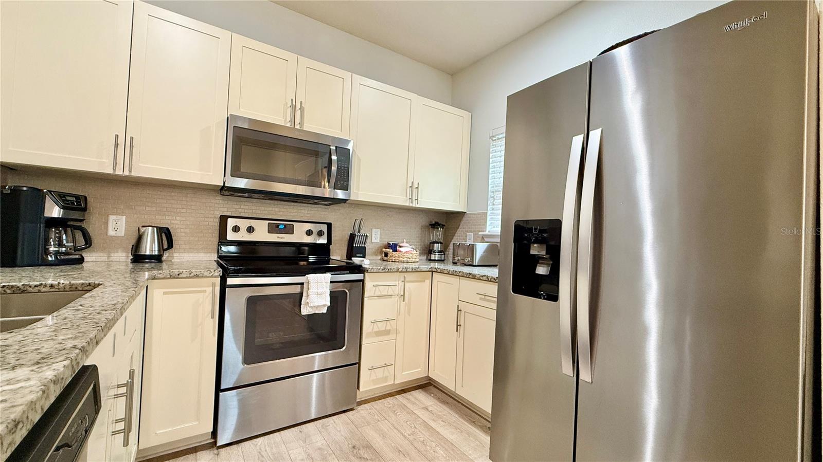 Image 3 of 26 For 8947 Shine Drive