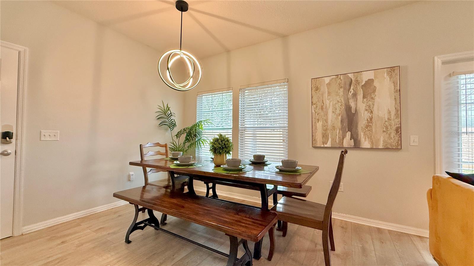 Image 5 of 26 For 8947 Shine Drive