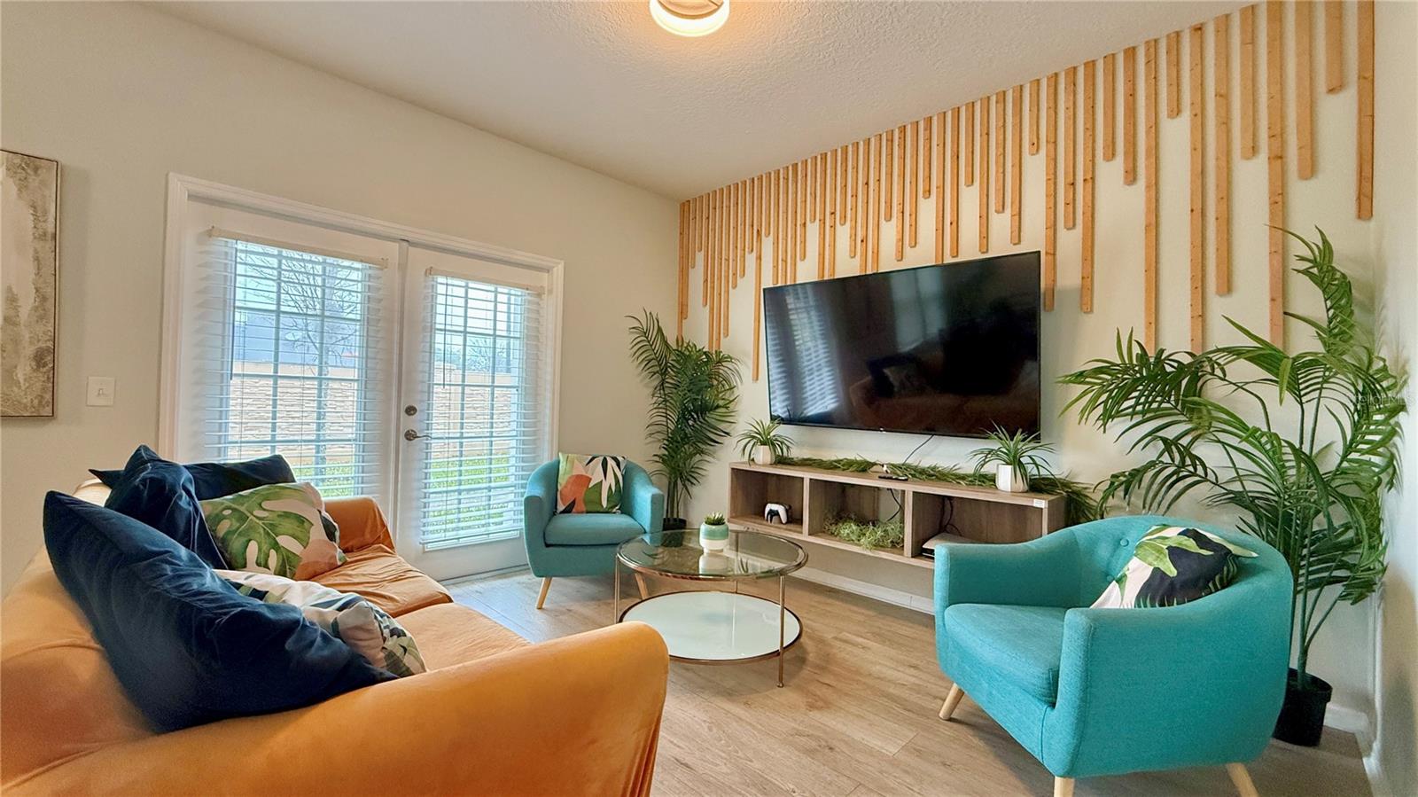 Image 6 of 26 For 8947 Shine Drive