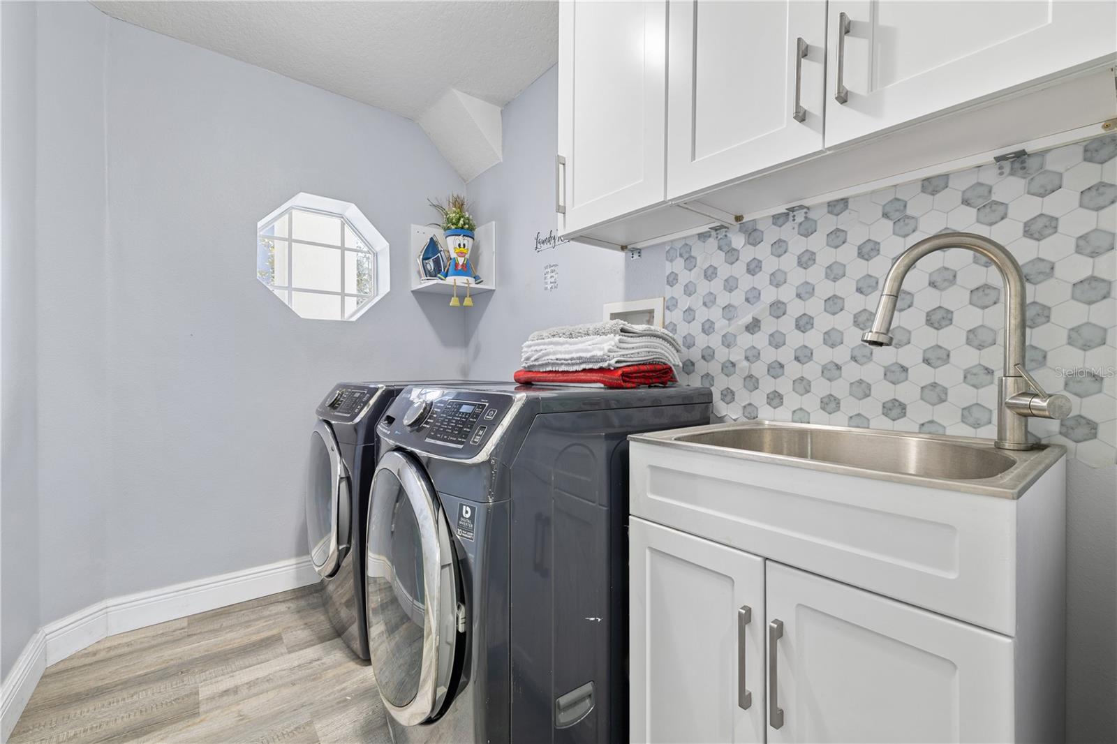 Image 17 of 54 For 13526 Fox Glove Street