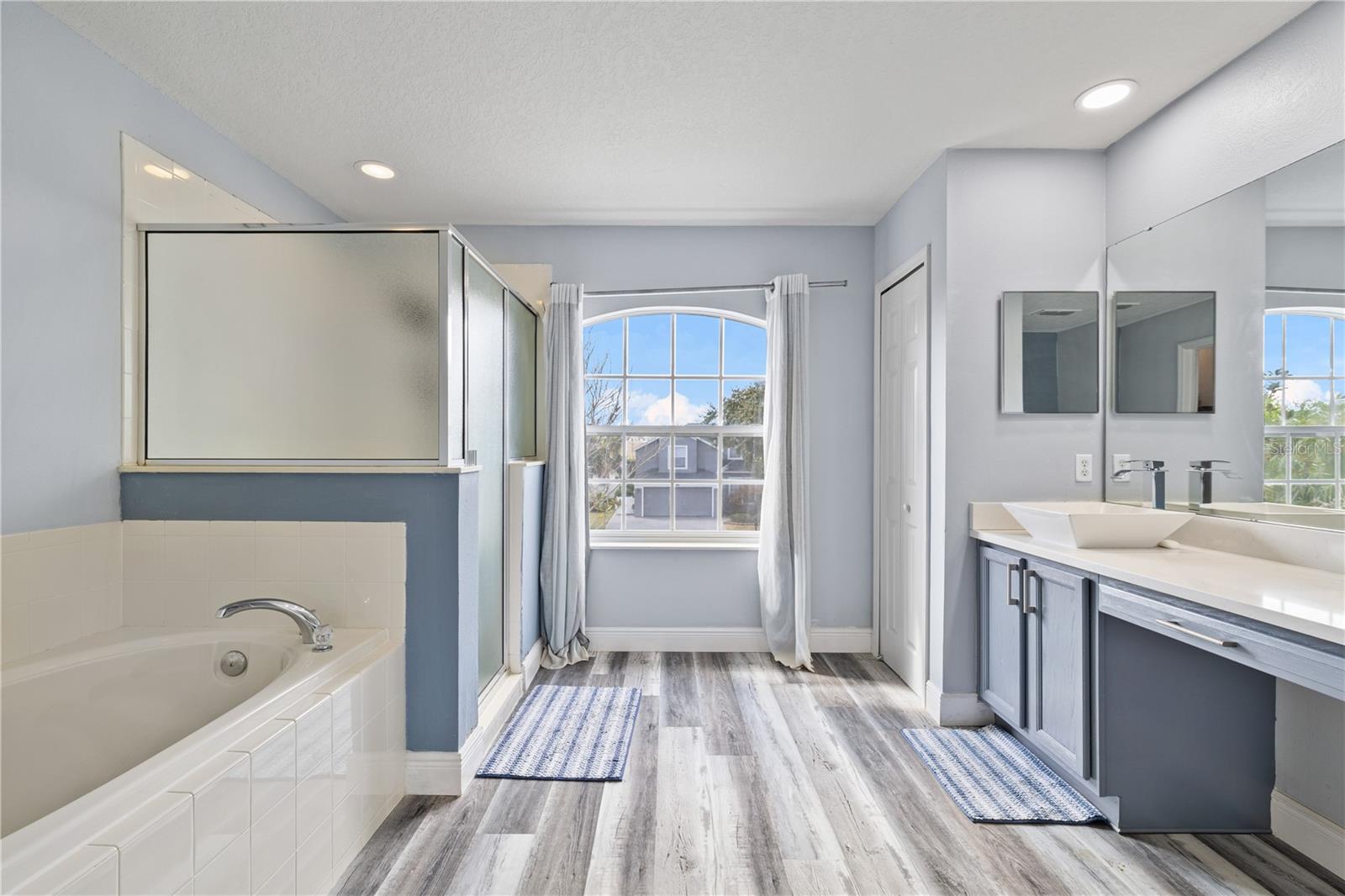 Image 31 of 54 For 13526 Fox Glove Street