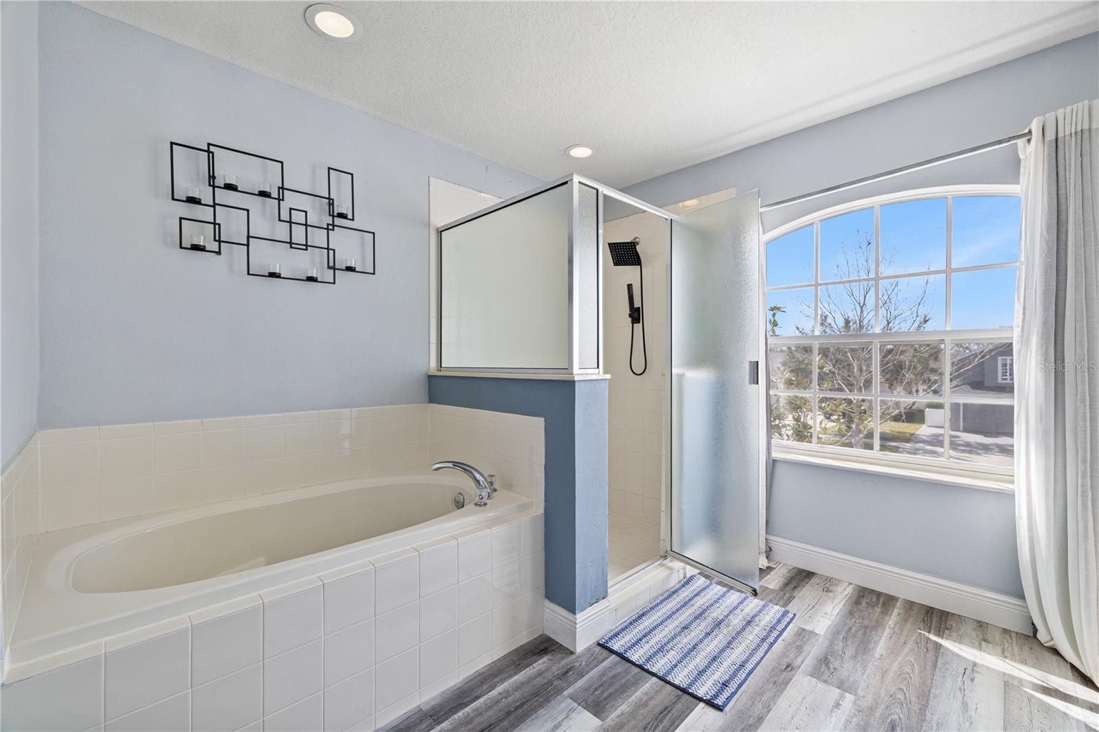 Image 32 of 54 For 13526 Fox Glove Street