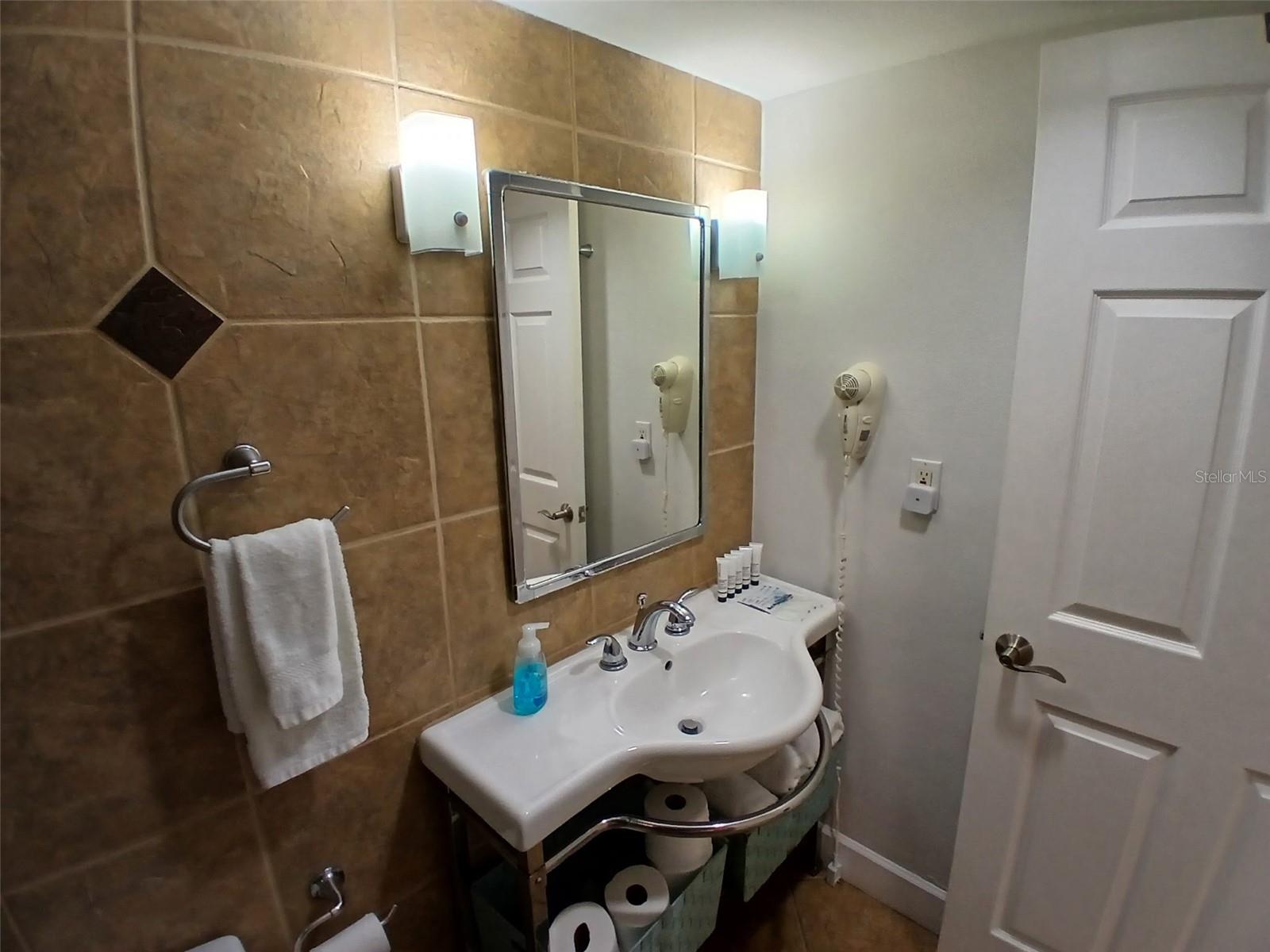 Image 20 of 22 For 313 Atlantic Avenue 5160