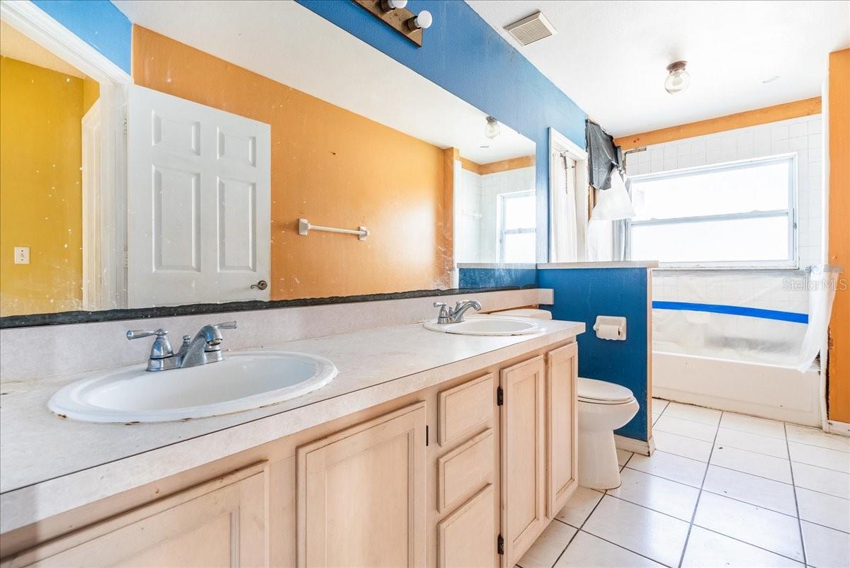 Image 13 of 37 For 2621 Rolling Broak Drive