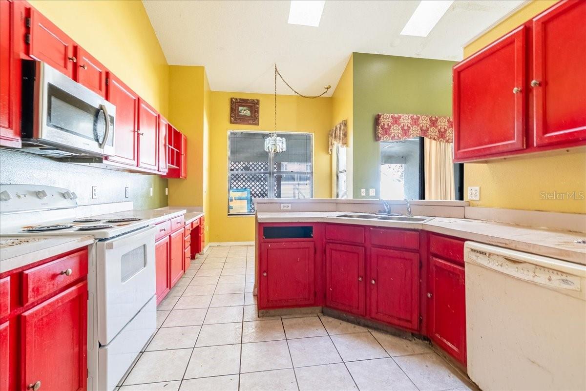 Image 18 of 37 For 2621 Rolling Broak Drive