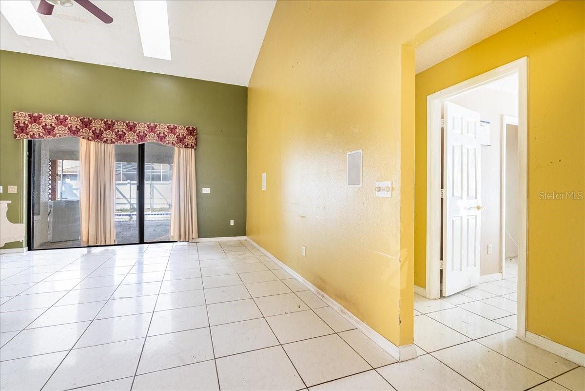 Image 26 of 37 For 2621 Rolling Broak Drive