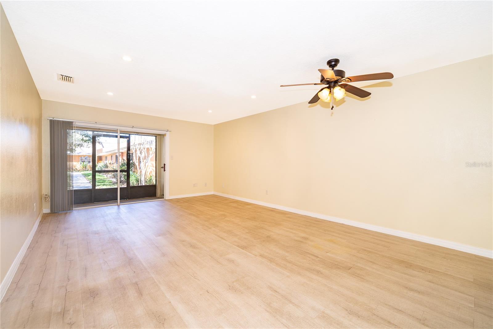 Image 11 of 25 For 4858 Tangerine Avenue 4858