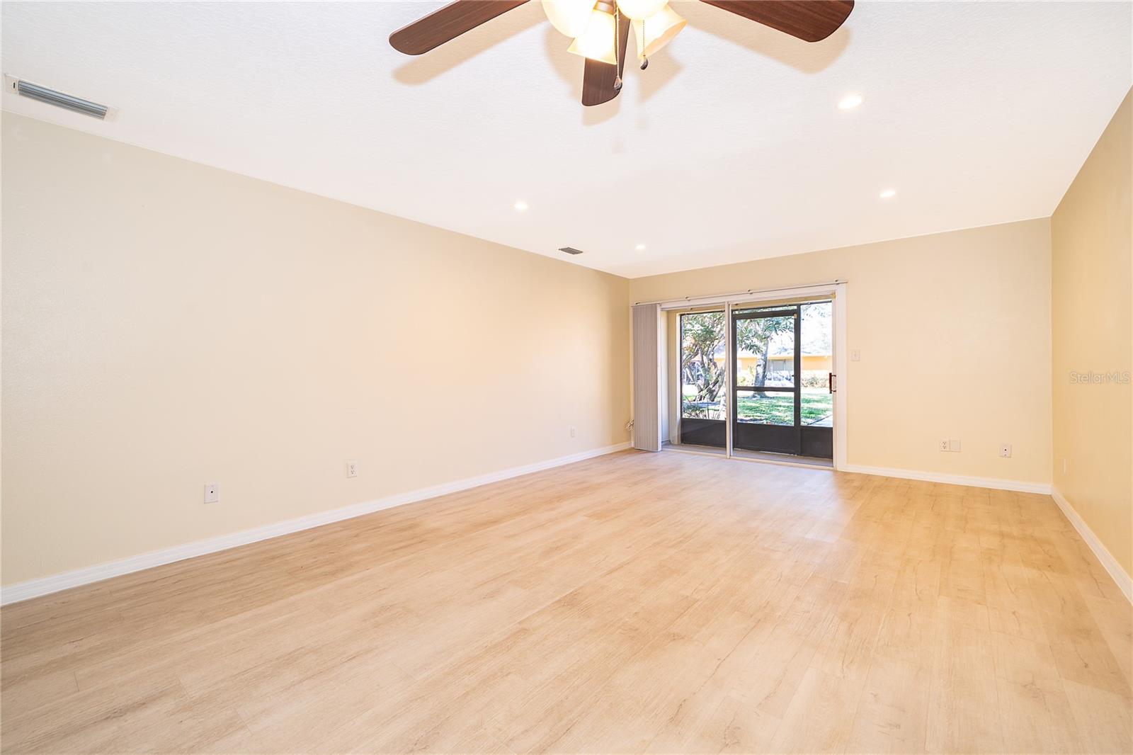 Image 14 of 25 For 4858 Tangerine Avenue 4858