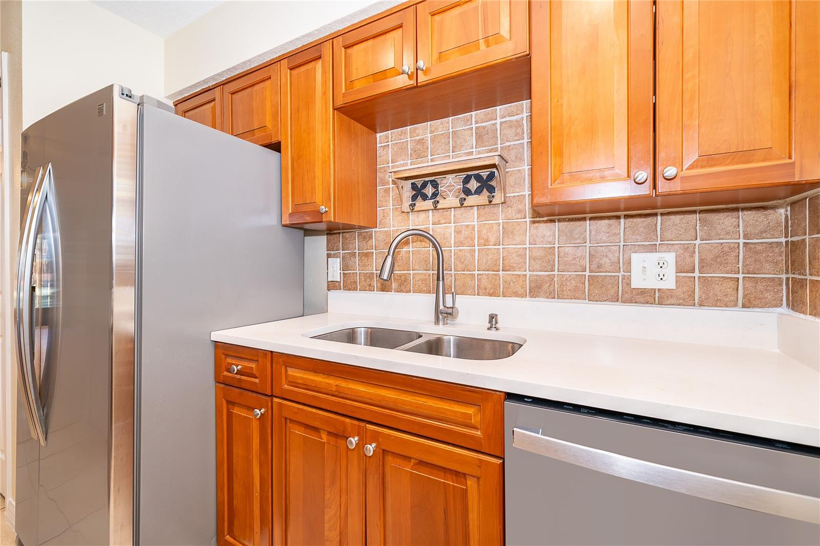 Image 5 of 25 For 4858 Tangerine Avenue 4858