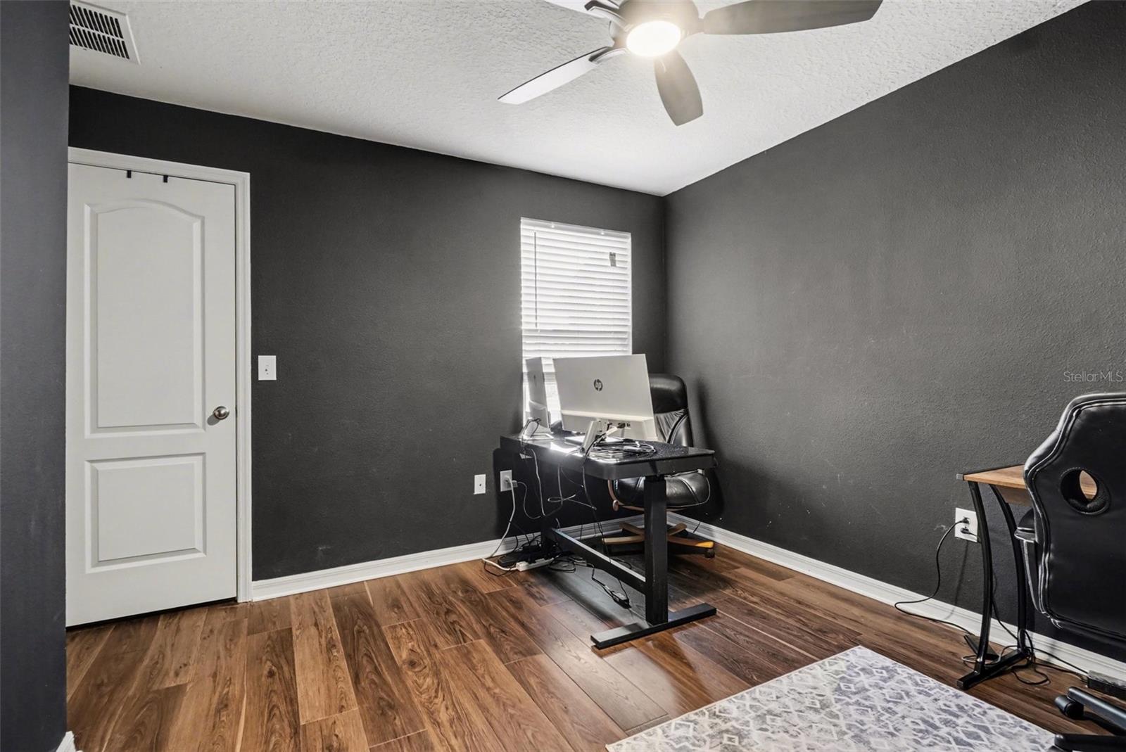 Image 21 of 36 For 13742 Bravante Alley