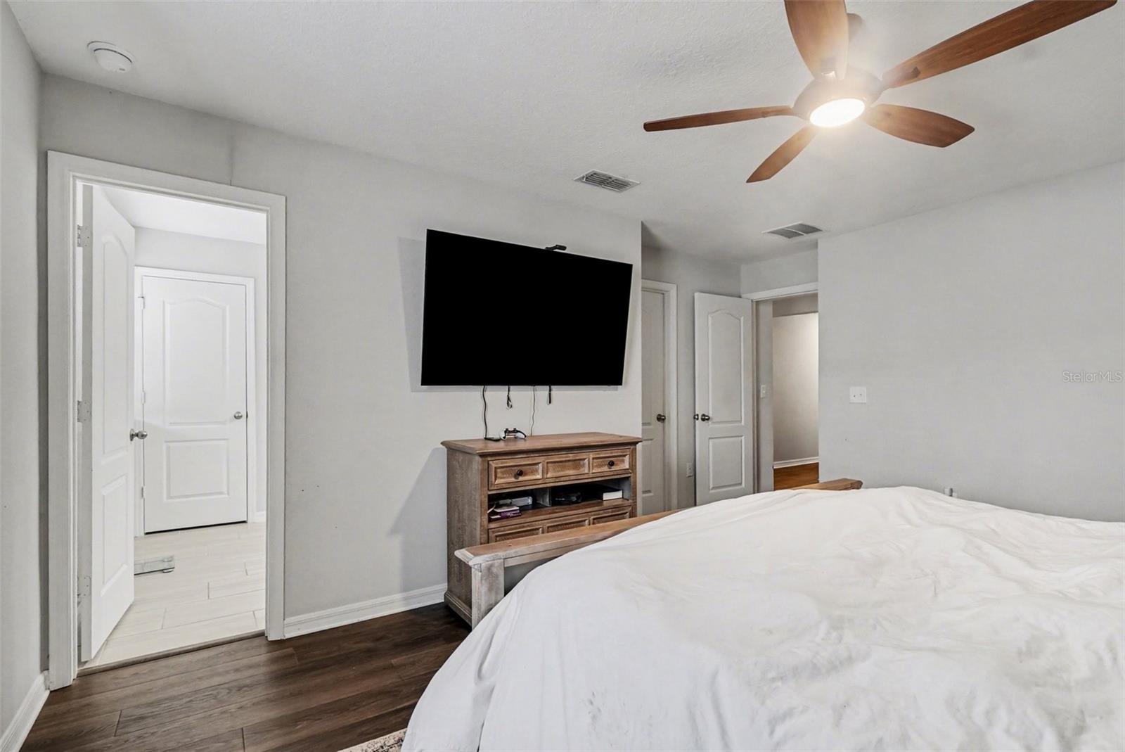 Image 25 of 36 For 13742 Bravante Alley