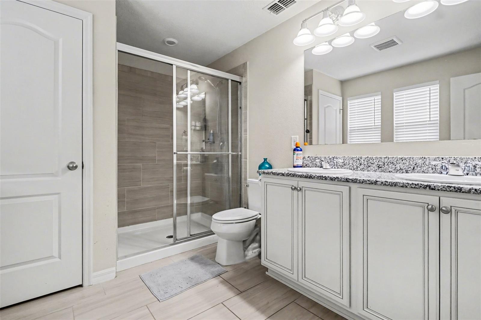 Image 27 of 36 For 13742 Bravante Alley