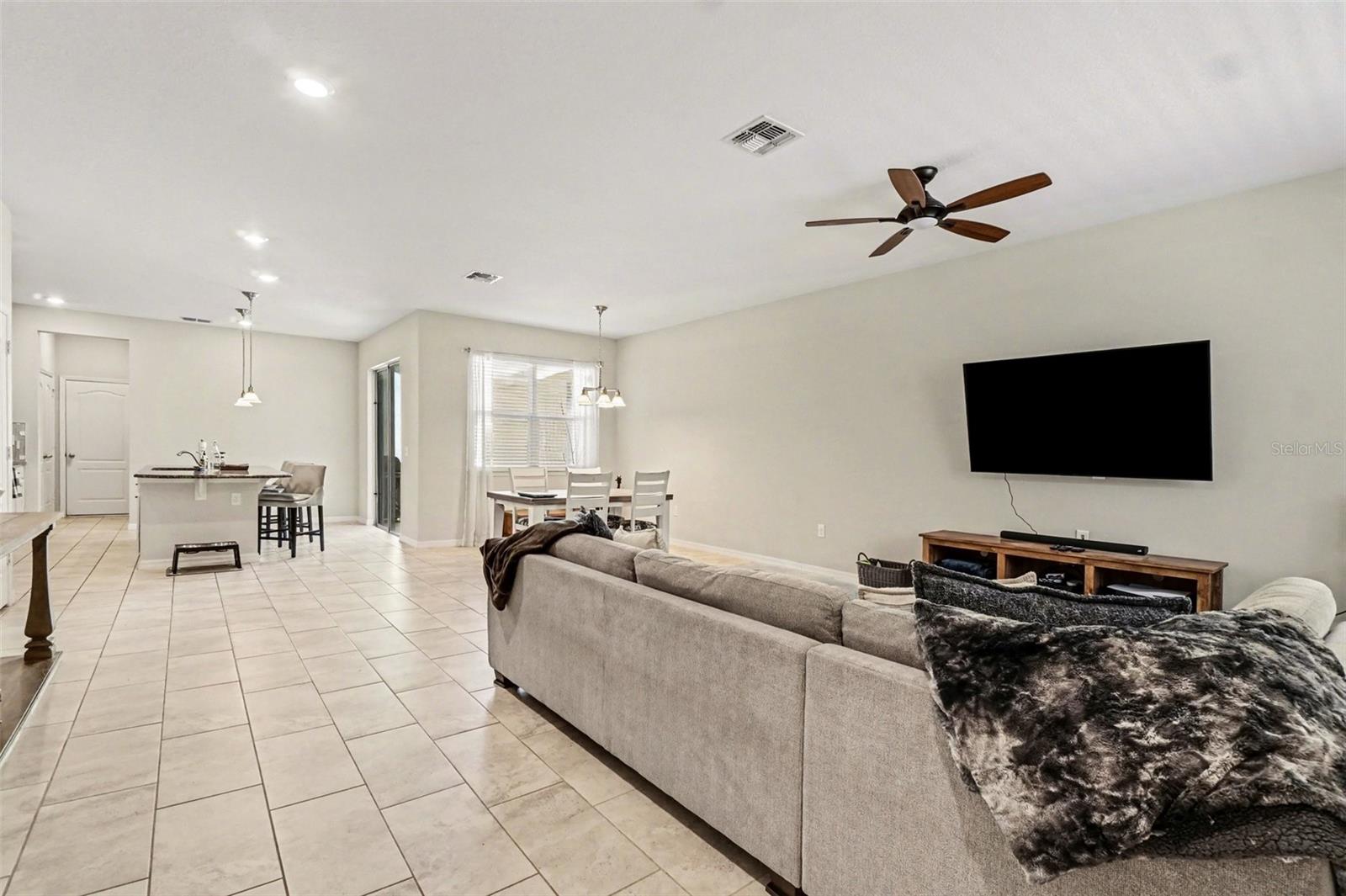 Image 5 of 36 For 13742 Bravante Alley