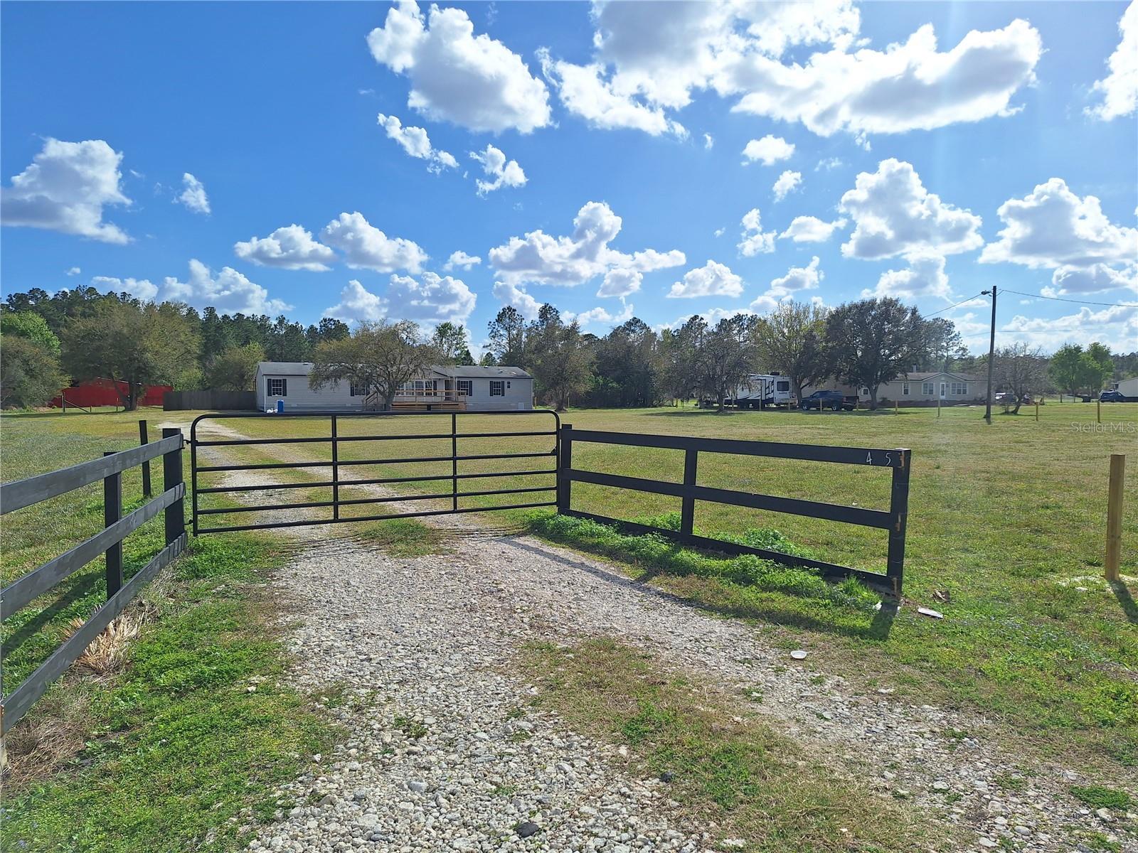 Image 3 of 41 For 4452 Roundup Drive