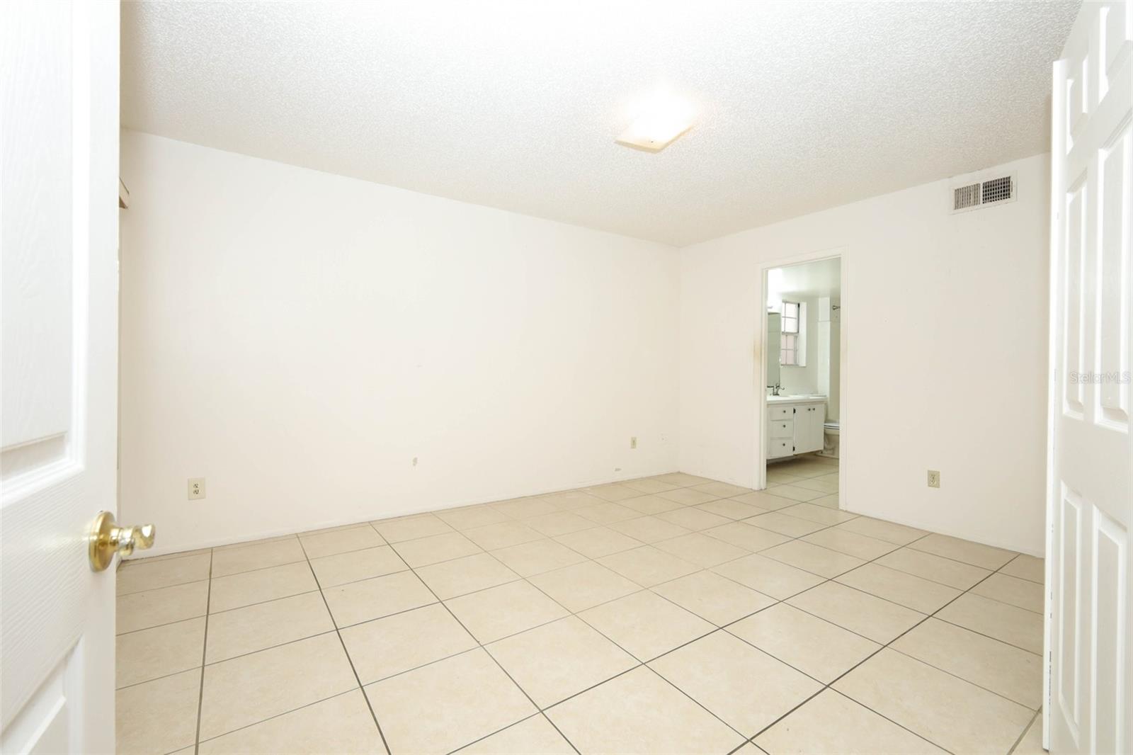 Image 18 of 60 For 7609 Telegraph Hill Road