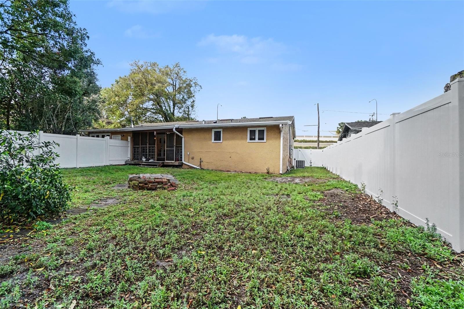 Image 23 of 25 For 1212 Anderson Street