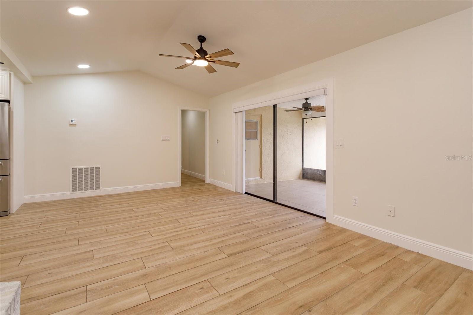 Image 22 of 35 For 4953 Courtland Loop