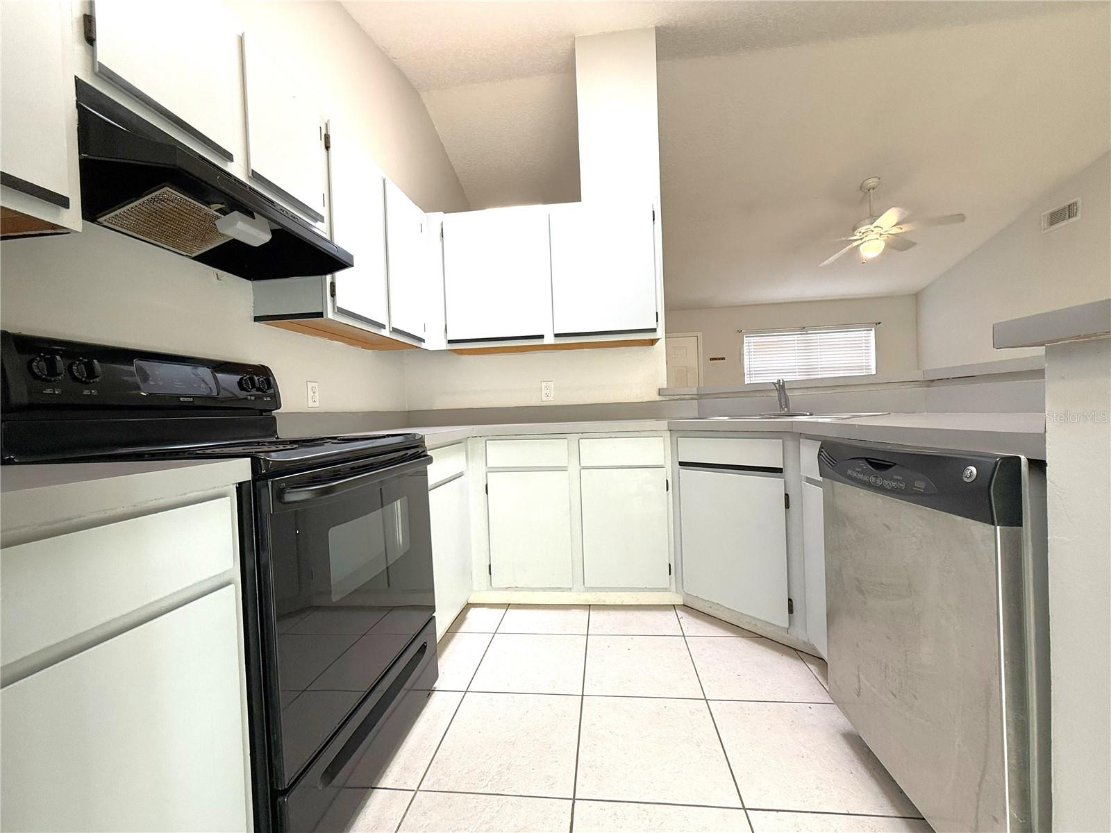 Image 8 of 32 For 3221 Lackland Drive